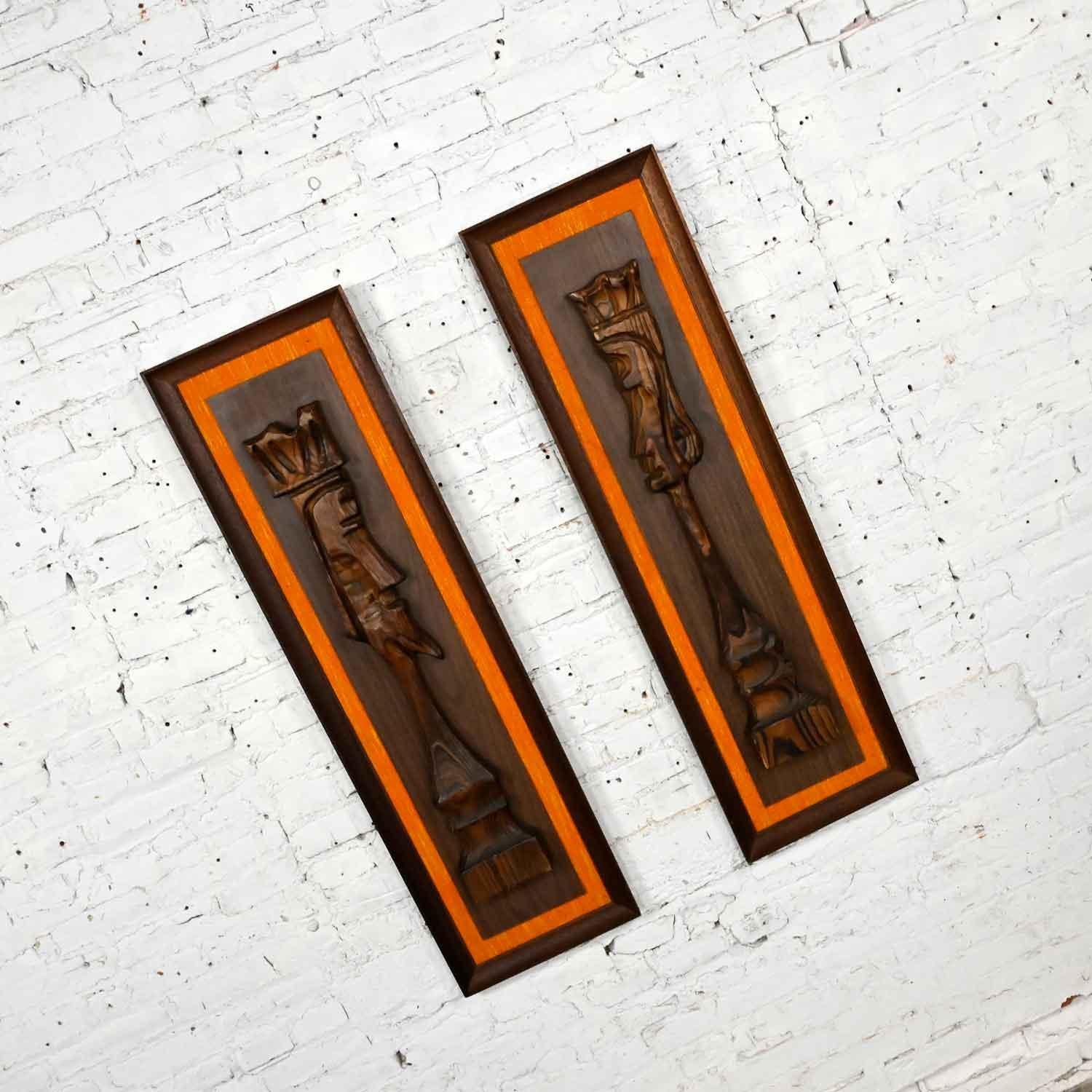 Witco Tiki Island Style King & Queen Chess Pair Carved Wall Hanging Sculptures 1