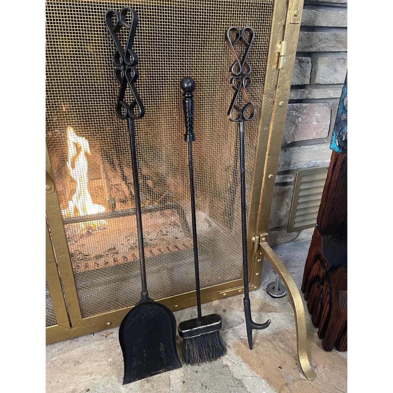 Witco Tiki Mid Century Wood Carved Fireplace Tool Set with Brutalist Accent For Sale 6