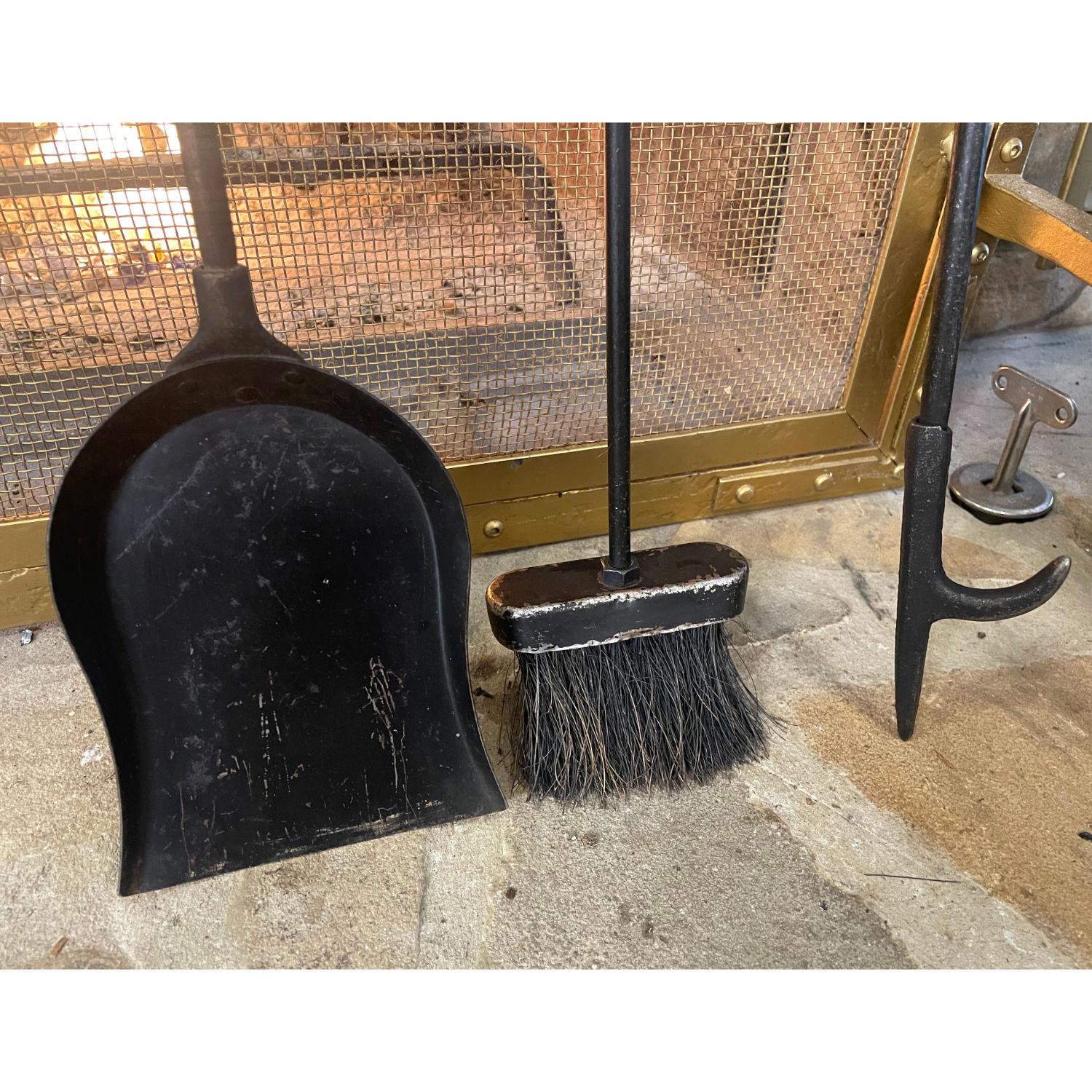 Witco Tiki Mid Century Wood Carved Fireplace Tool Set with Brutalist Accent For Sale 8