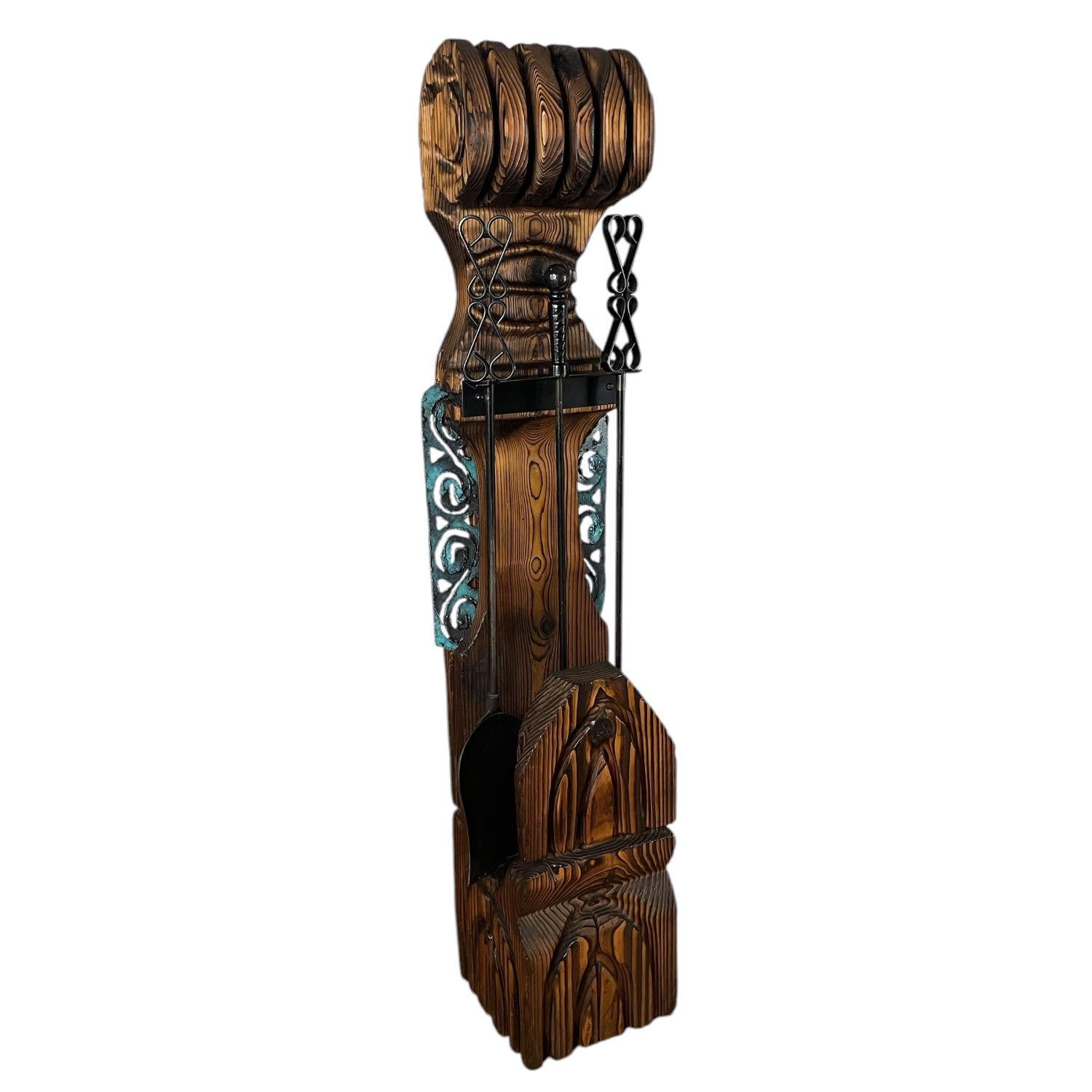 Witco Tiki Mid Century Wood Carved Fireplace Tool Set with Brutalist Accent In Good Condition For Sale In Chattanooga, TN
