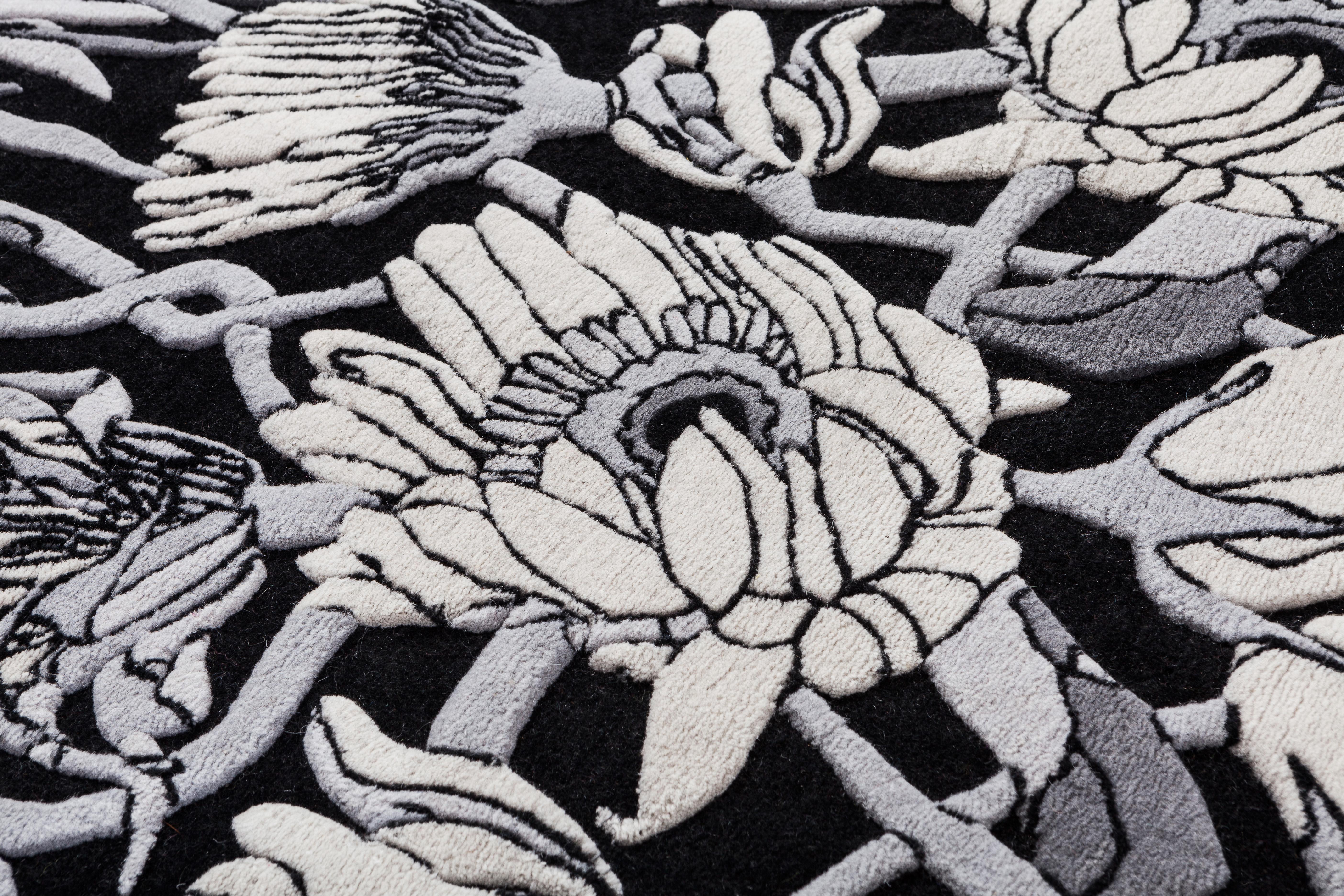 Withered Flowers Teppich:: handgeknüpft in Wolle:: 100 Kpi:: Studio Job im Angebot 1