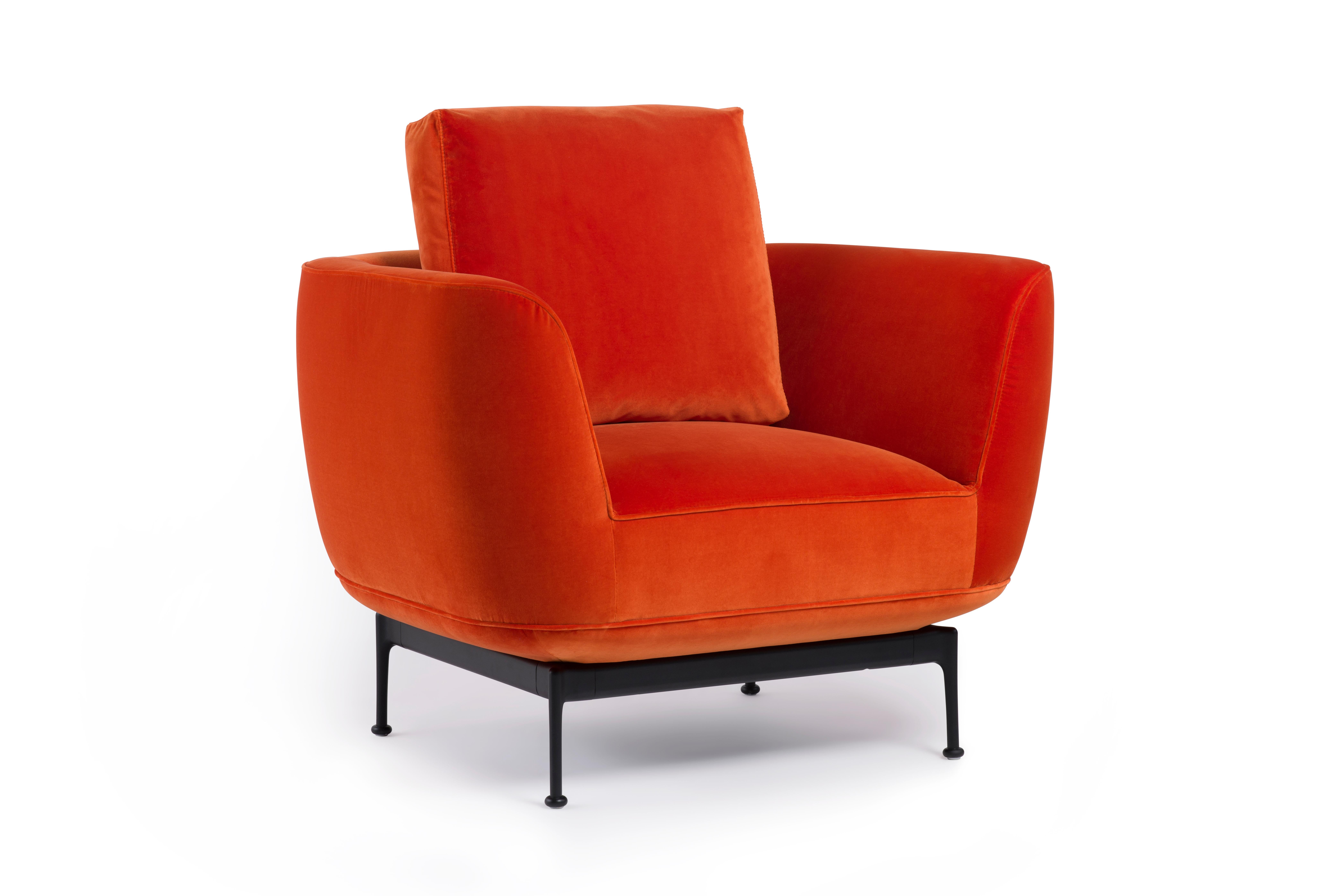 Andes est une nouvelle interprétation du mobilier de salon classique et élégant, qui porte tous les signes d'une grande tradition viennoise. Les éléments individuels de cette famille peuvent être positionnés de manière spectaculaire, selon les
