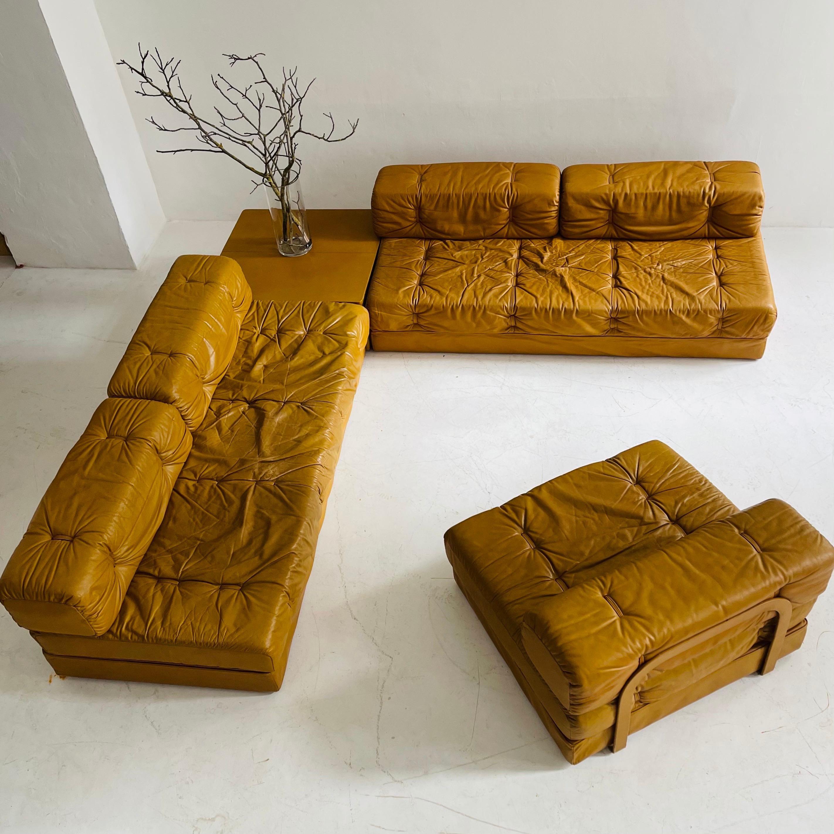 Wittmann Atrium Cognacfarbene Leder-Wohnzimmer-Suite Sofa-Tagesbetten, Österreich, 1970er (Moderne der Mitte des Jahrhunderts) im Angebot