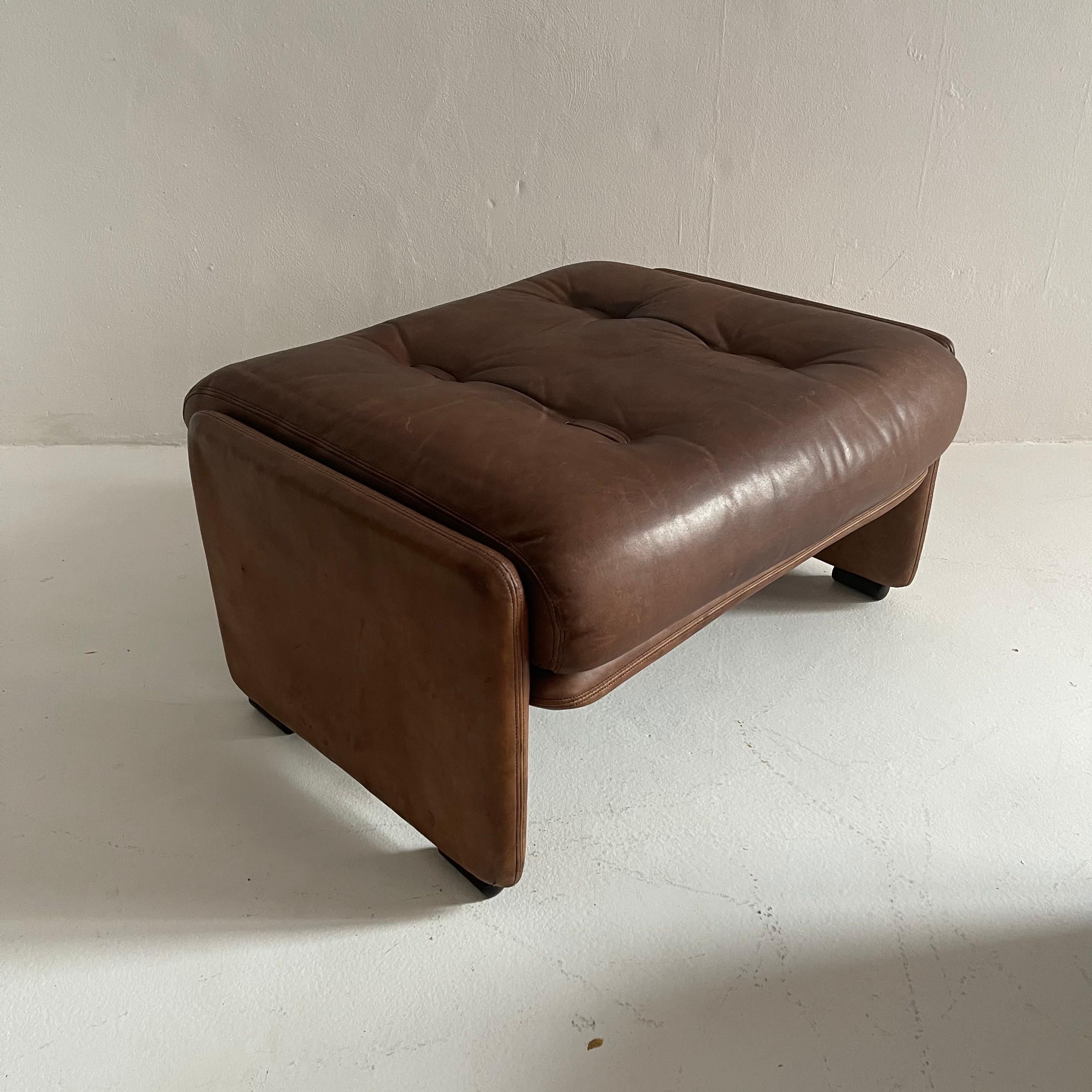 Wittmann Atrium Patinated Leather Ottomans Set of Three, Austria, 1970s 9