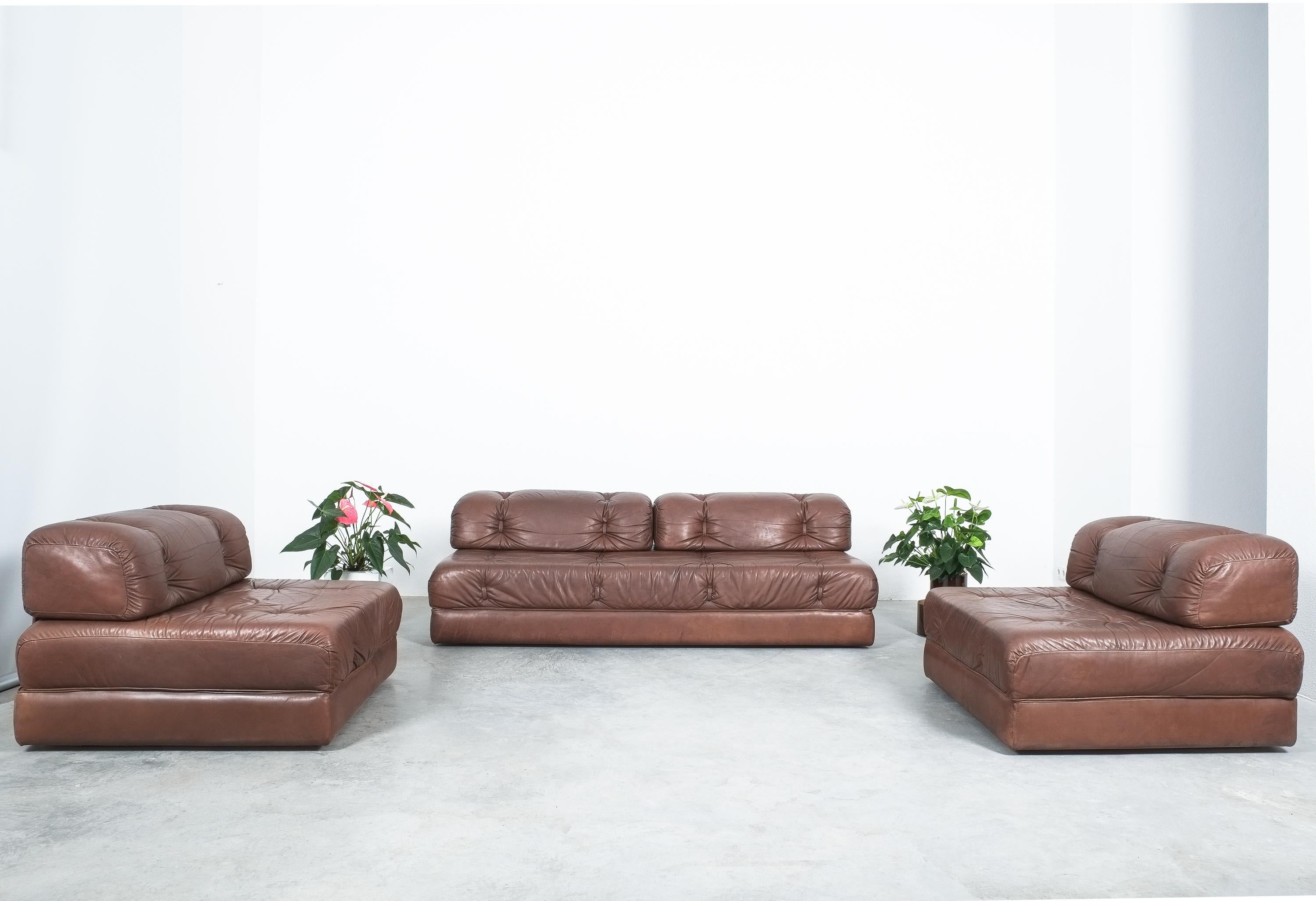 Wittmann Atrium Sofa and Two Chairs Brown Leather, Austria 4