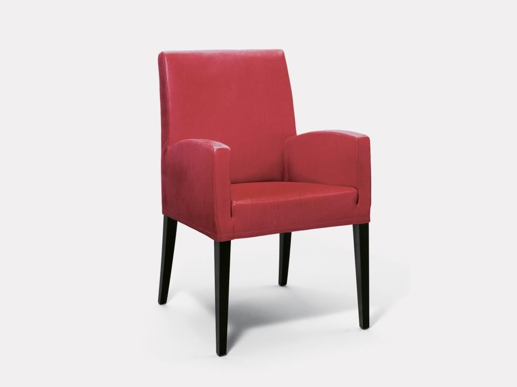 A timeless Classic due to its clear, straightforward lines, this chair is suitable for a wide variety of domestic and architectural uses. Berlin is available in low or high-backed versions, with and without armrests. The sprung backrest and