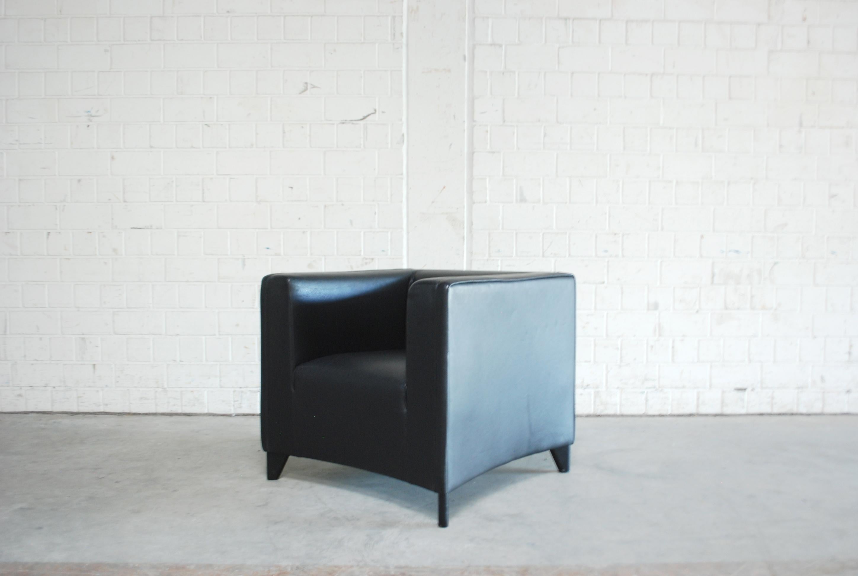 Wittmann Black Leather Armchair Model Ducale Cube Design by Paolo Piva For Sale 5