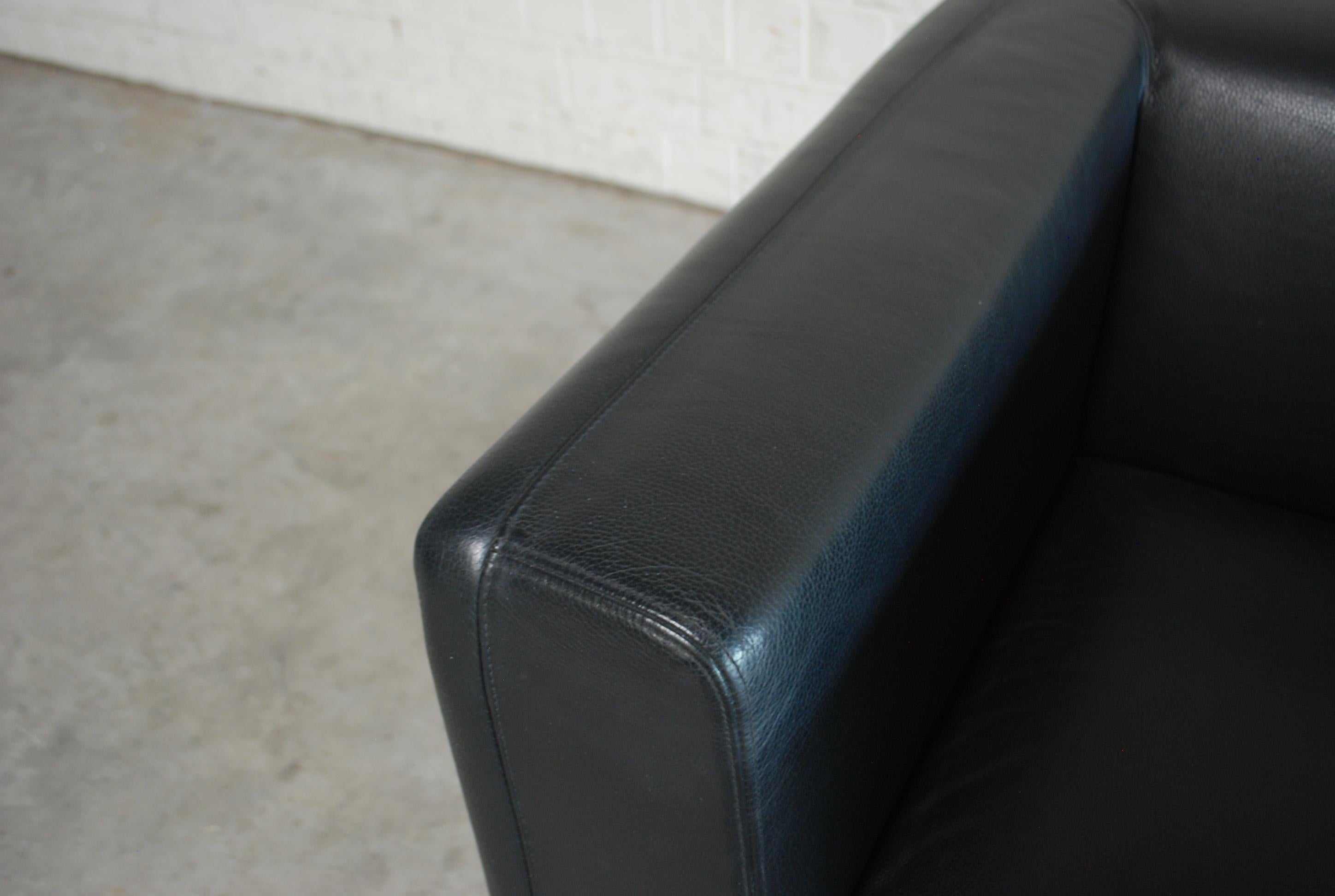 Wittmann Black Leather Armchair Model Ducale Cube Design by Paolo Piva For Sale 6