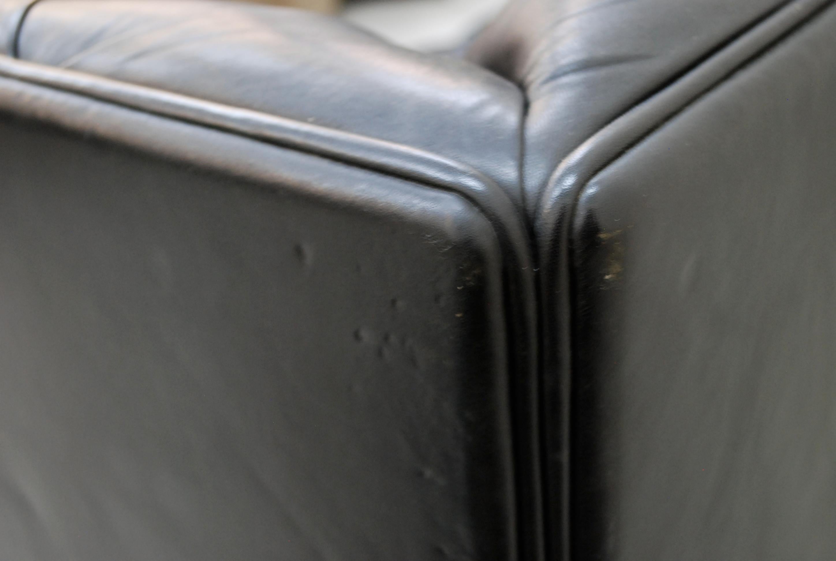Wittmann Black Leather Sofa Model Edwards Design by Eward B. Tuttle For Sale 6