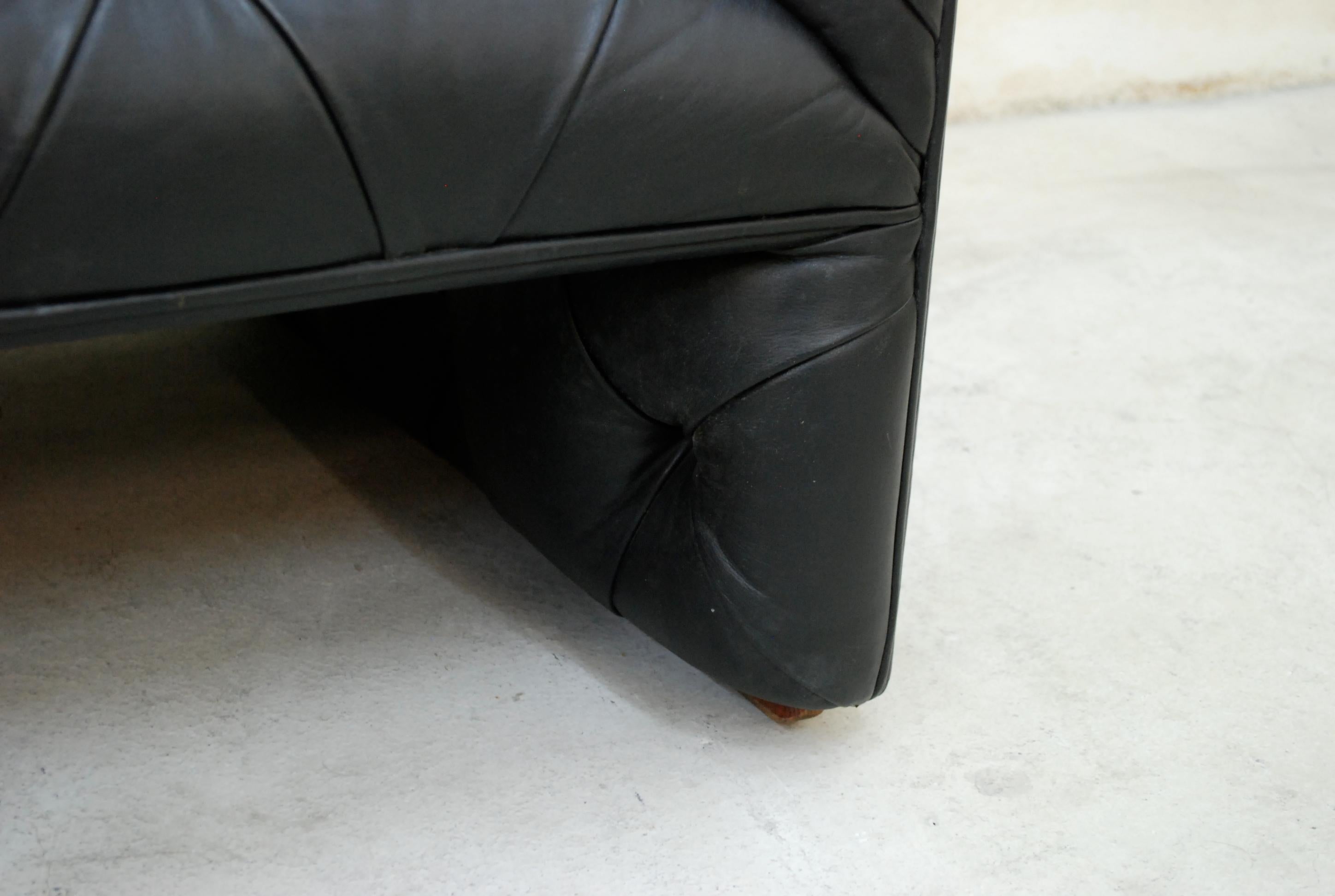 Wittmann Black Leather Sofa Model Edwards Design by Eward B. Tuttle For Sale 3