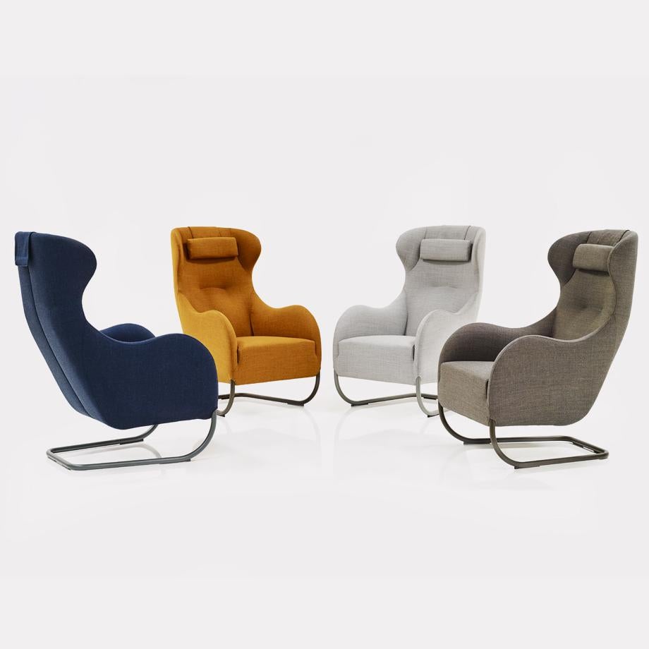 Customizable Wittmann Jolly Swivel Lounge Chair by Jan Armgardt In New Condition For Sale In New York, NY