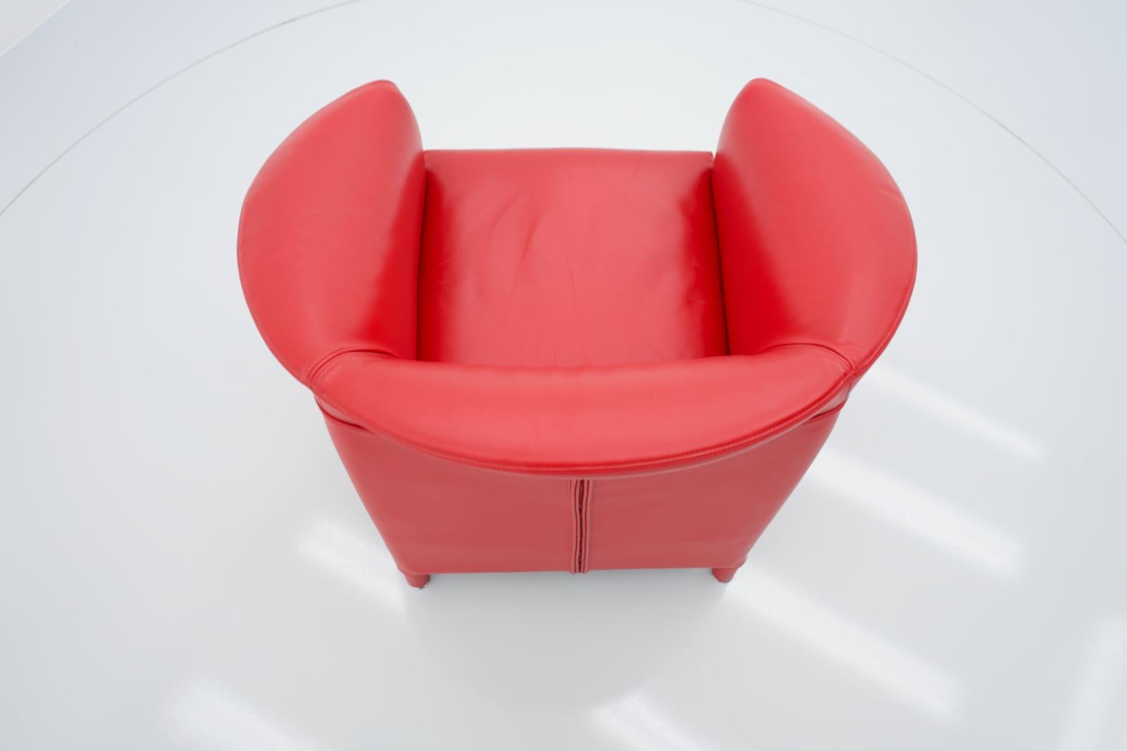 Wittmann Lounge Chair Aura in Red Leather by Paolo Piva 1983 For Sale 6