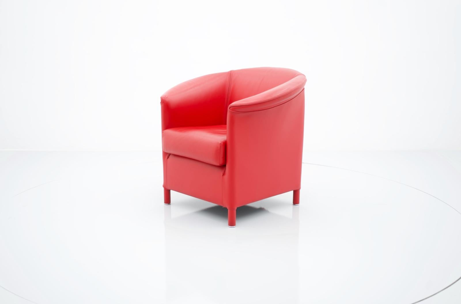 Wittmann Lounge Chair Aura in Red Leather by Paolo Piva 1983 In Excellent Condition For Sale In Frankfurt / Dreieich, DE