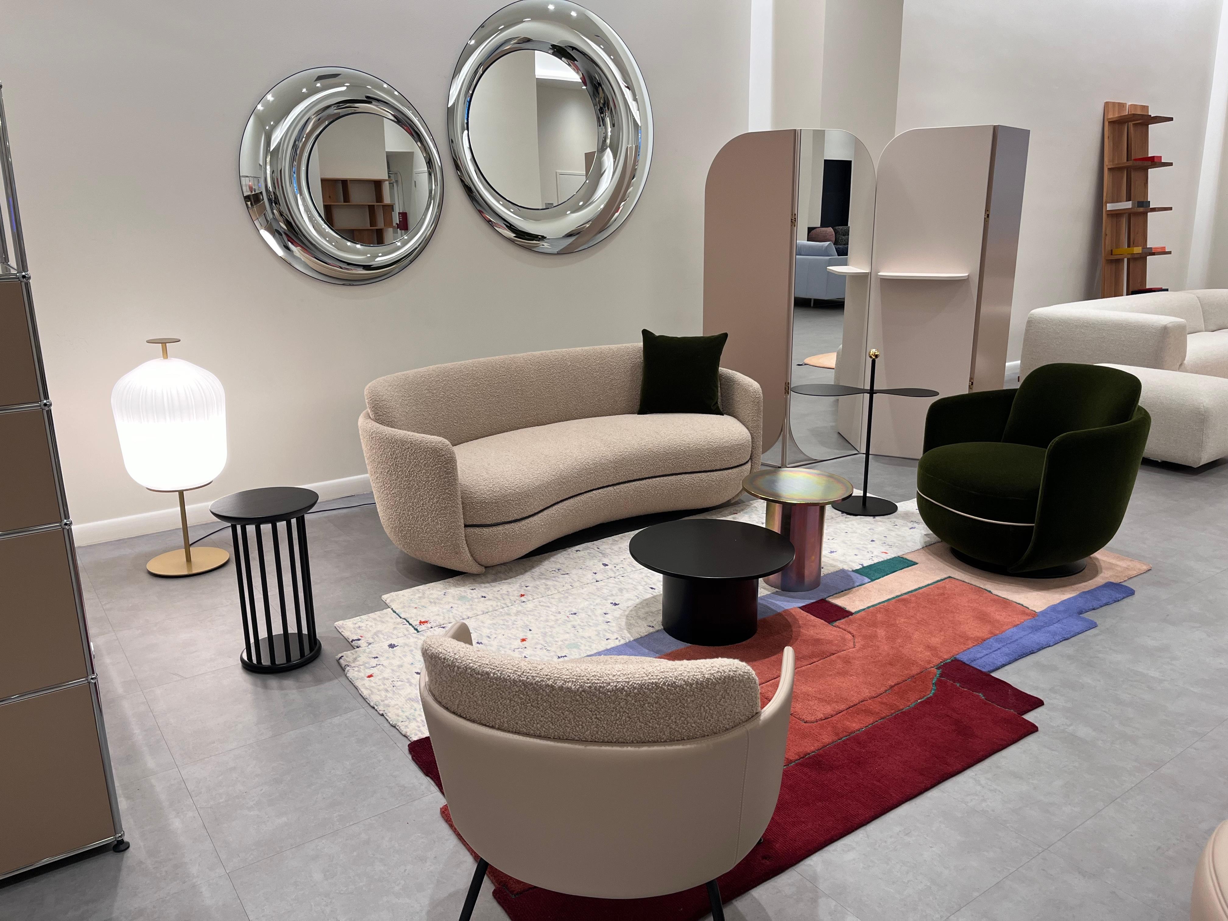 Upholstered in Dedar Karakorum 003 - duna
Soft, round, inviting, protective. Long gone are the days when formal sofa arrangements dominated living spaces. New and different - Miles ahead, in a manner of speaking.
Designed By: Sebastian Herkner