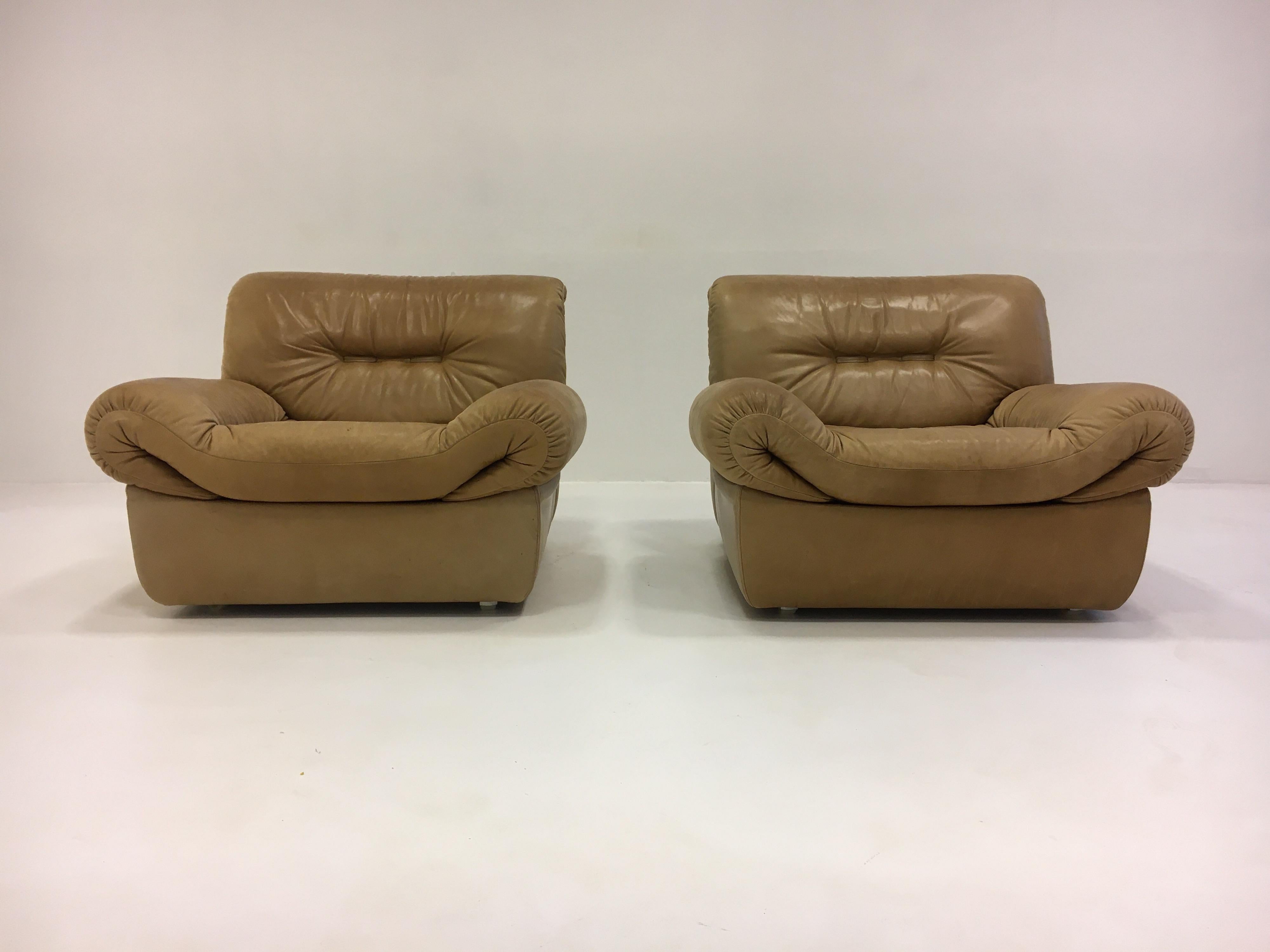 Wittmann, Model 'Chairman' pair of lounge chairs, patinated cognac leather, Austria 1970s. Designed by Bruno Egger in 1971.