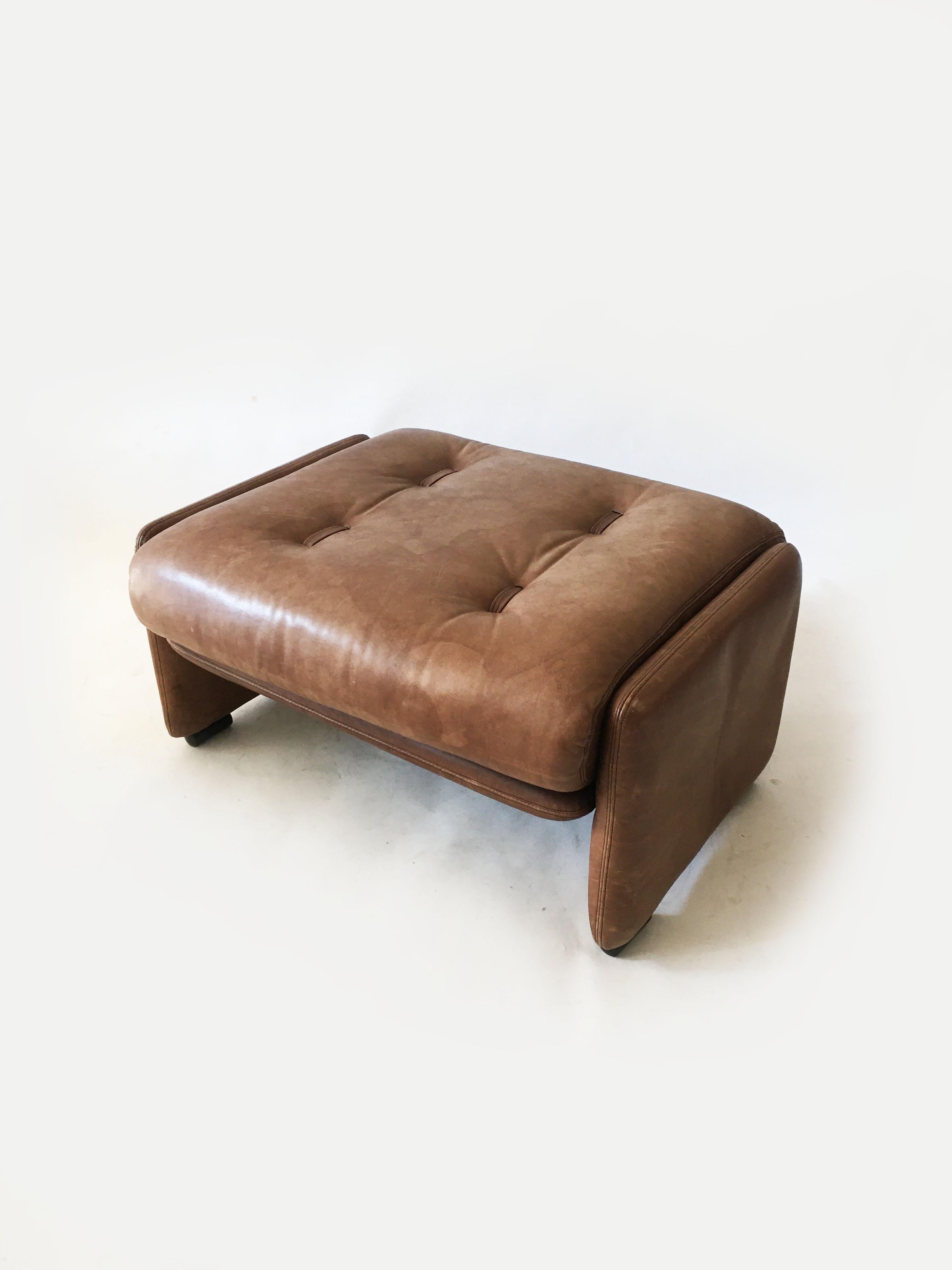 Wittmann Patinated Leather Ottoman Model 'Atrium' Set of Three, Austria, 1970s 2