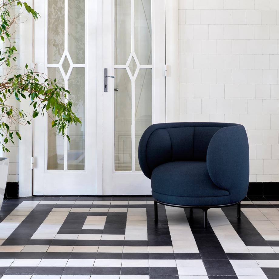 Sillón giratorio Wittmann Vuelta 72 personalizable by Jaime Hayon Siglo XXI y contemporáneo en venta