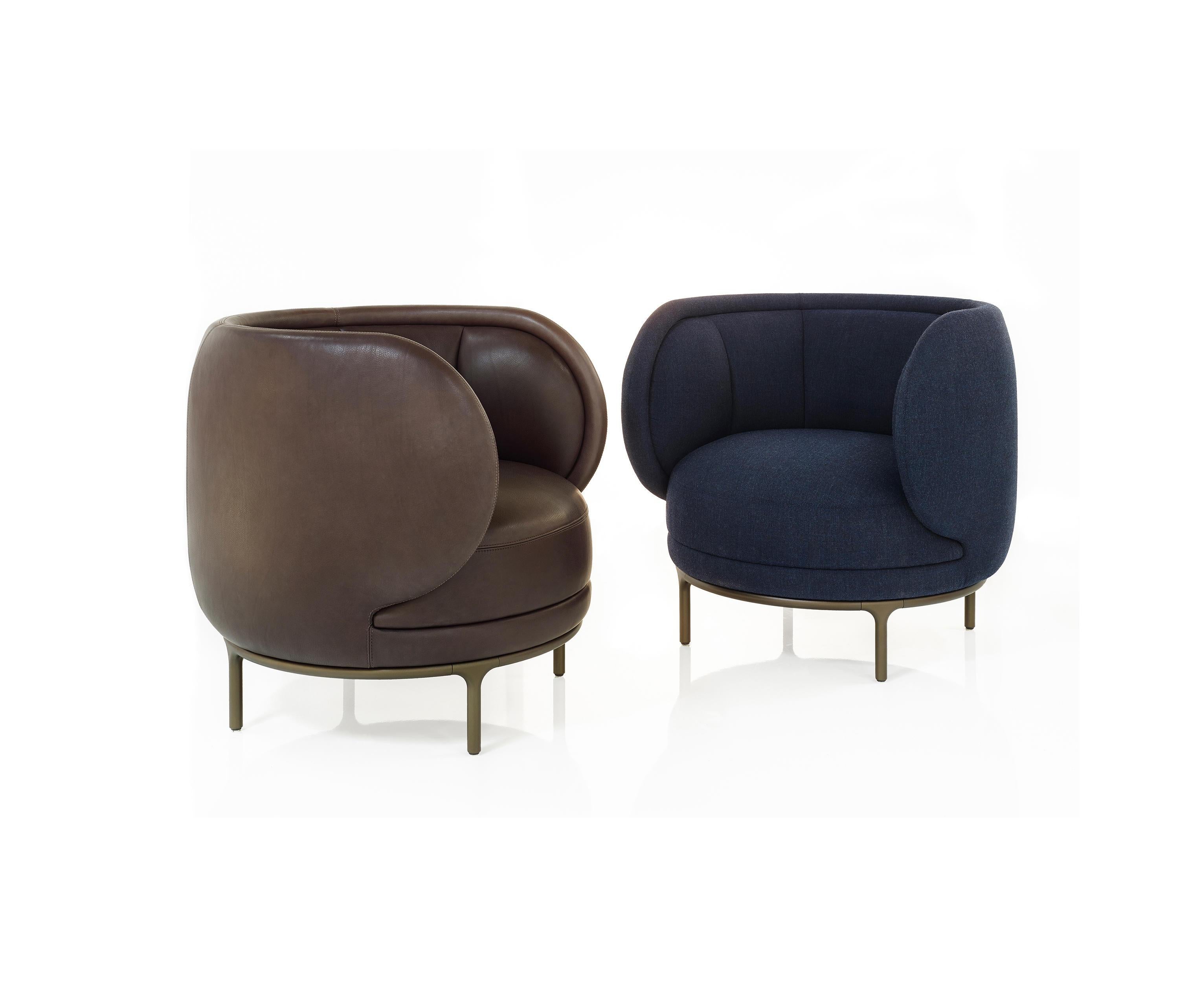 Customizable Wittmann Vuelta 72 Swivel Lounge Armchair by Jaime Hayon For Sale 3