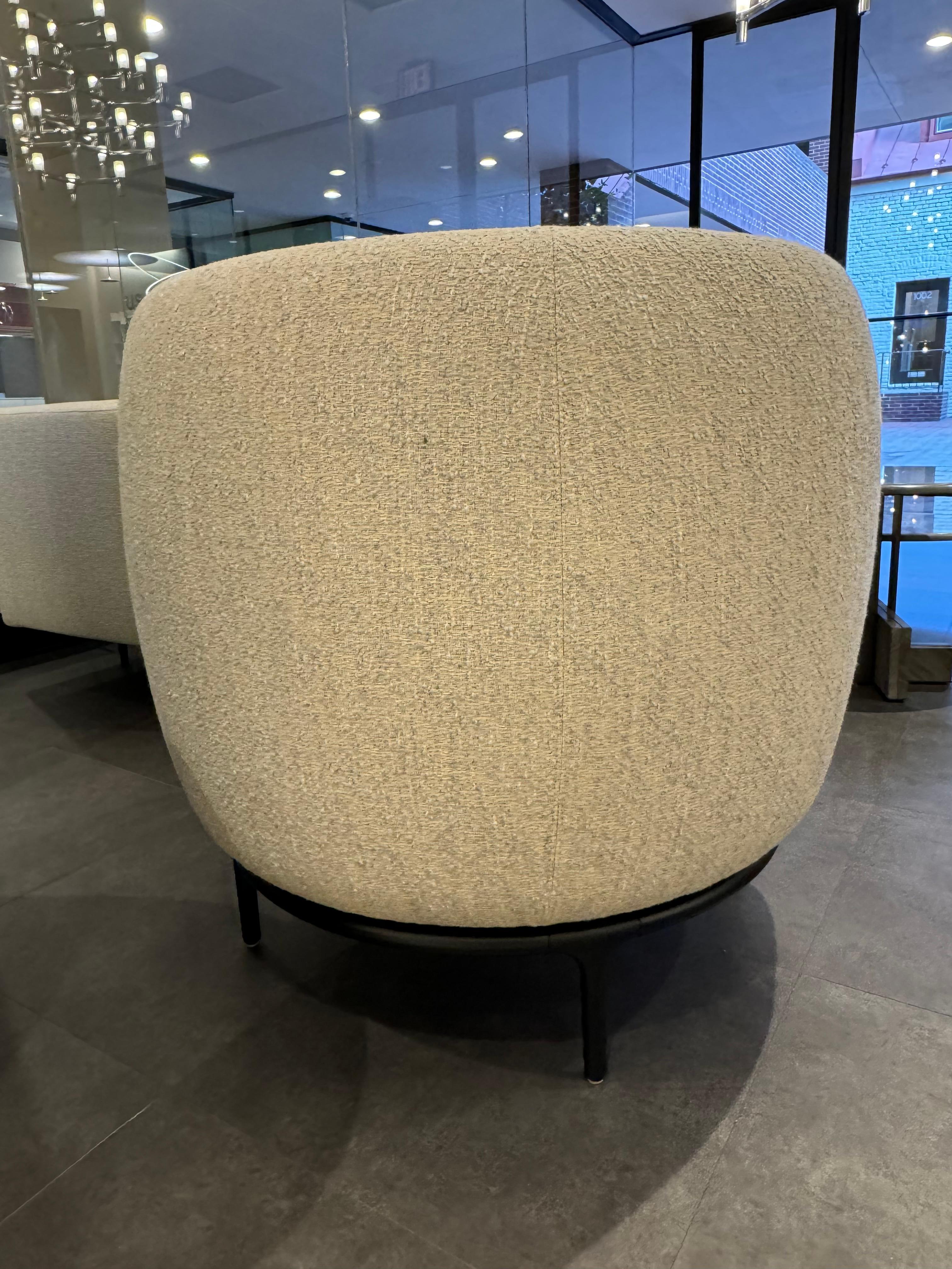XXIe siècle et contemporain Chaise pivotante Vuelta 80 de Wittmann par Jaime Hayon en stock en vente
