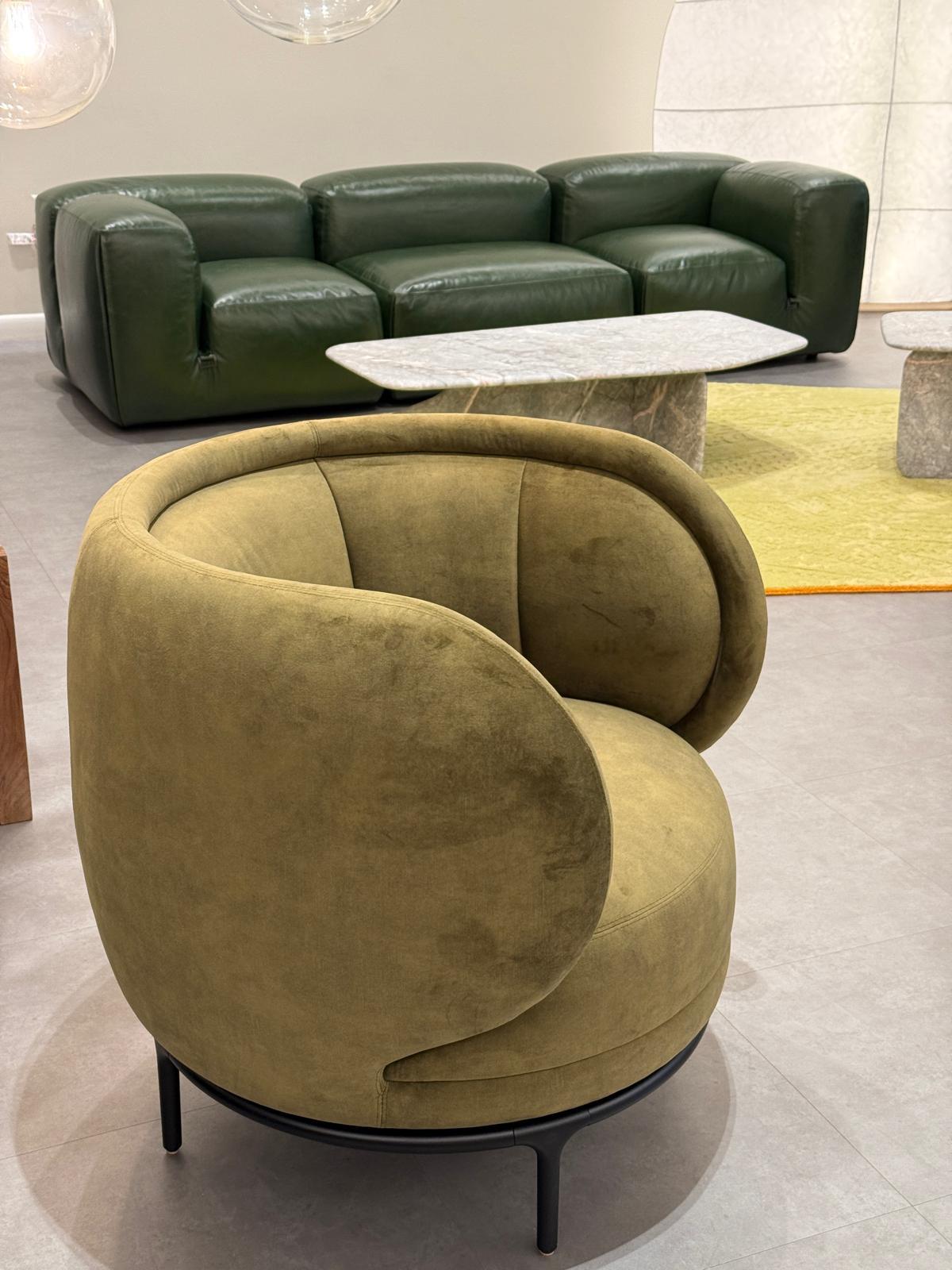 Wittmann Vuelta 80 Swivel Chair by Jaime Hayon in STOCK For Sale 2