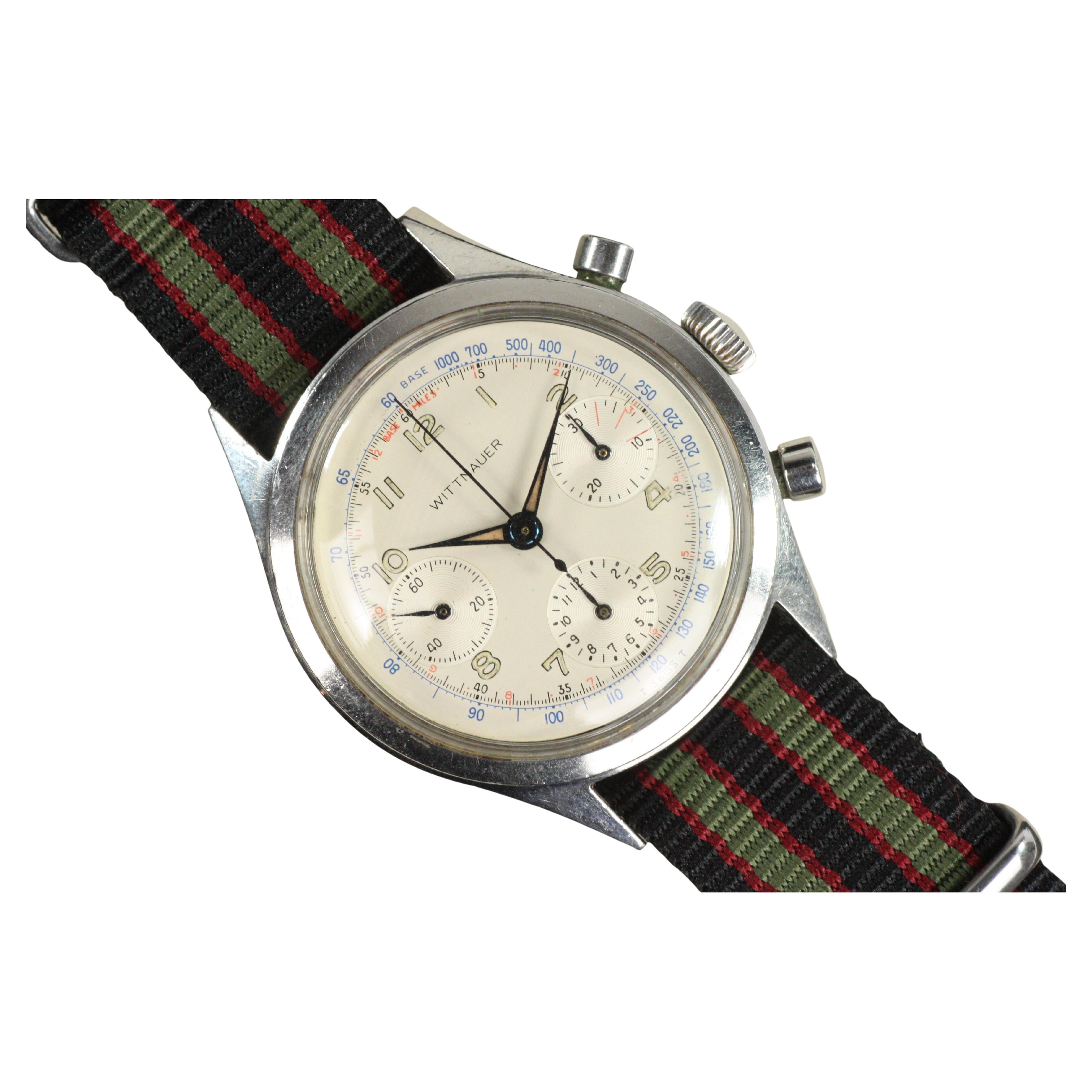 Montre-bracelet Wittnauer 3 Register Chronographe de course en acier inoxydable, vers 1950