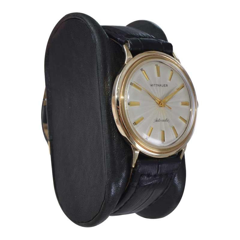 Wittnauer Yellow Gold Filled with Rare Engine Turned Dial Automatic Watch, 1950s In Excellent Condition For Sale In Long Beach, CA
