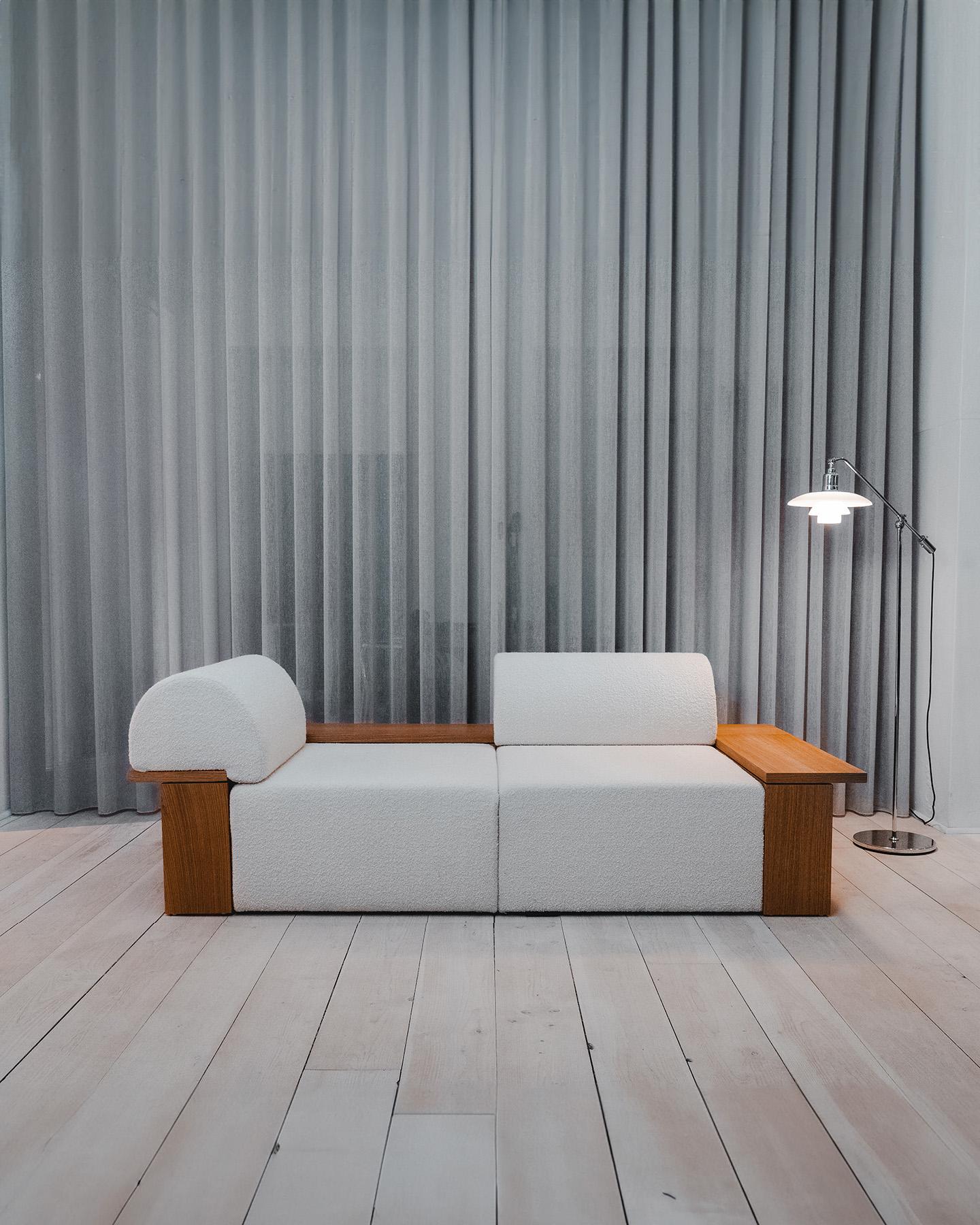 Scandinavian Modern Wittorin sofa (2 modules), modular sofa in natural oak and boucle upholstery For Sale