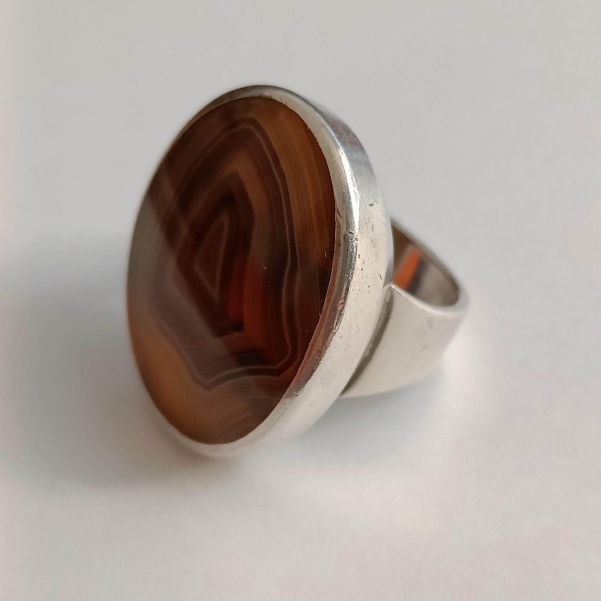 Modernist Wiwen Nilsson Silver Men Ring with Flat Cut Agate - Lund, Sweden 1949 For Sale