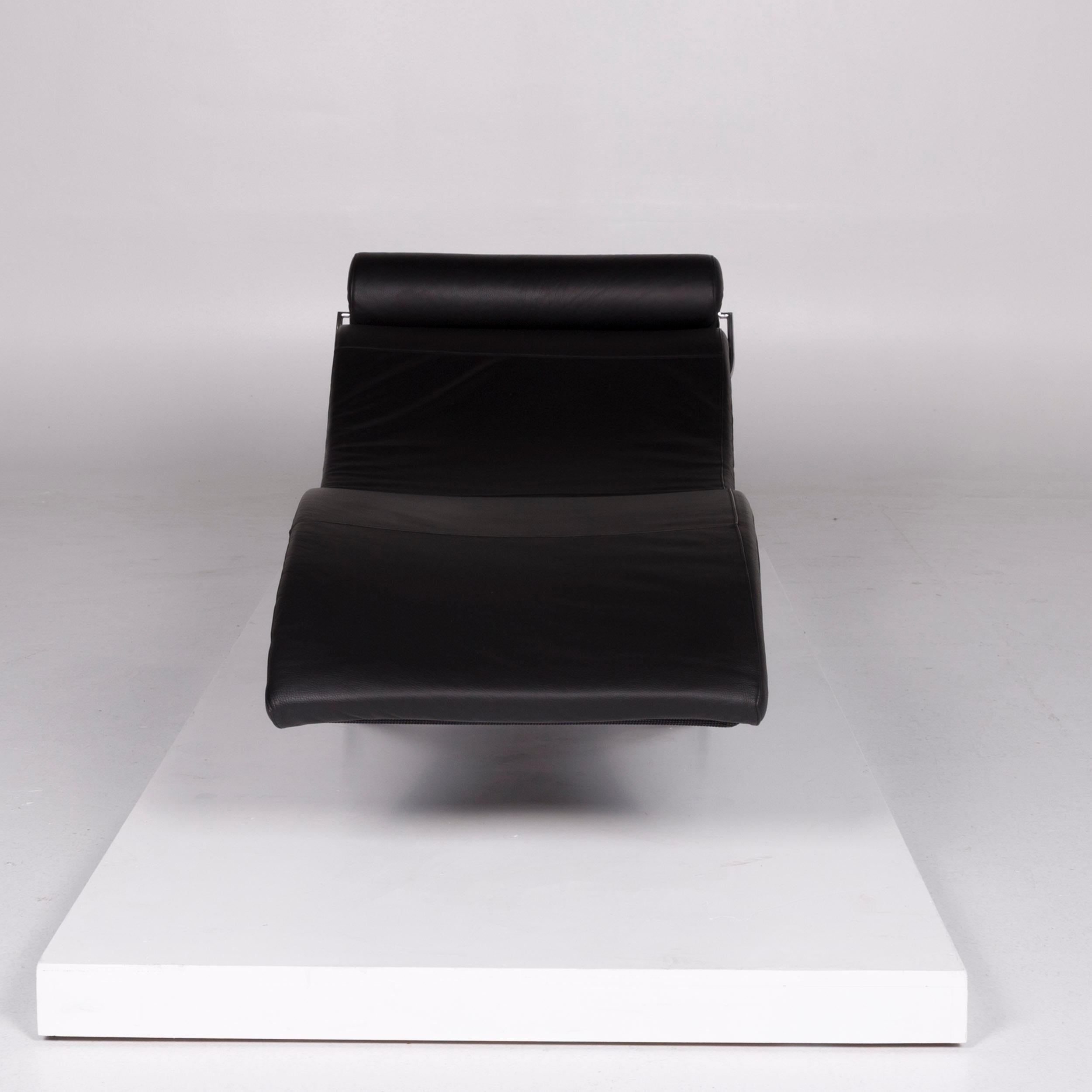 Wir präsentieren Ihnen ein WK Wohnen Designer Leder Liege Schwarz.
 
 Produktabmessungen in Zentimetern:
 
 Tiefe 184
 Breite 73
 Höhe 56
 Sitzhöhe 35
 Sitztiefe 112
 Sitzbreite 65
 Rückenhöhe 37.


  