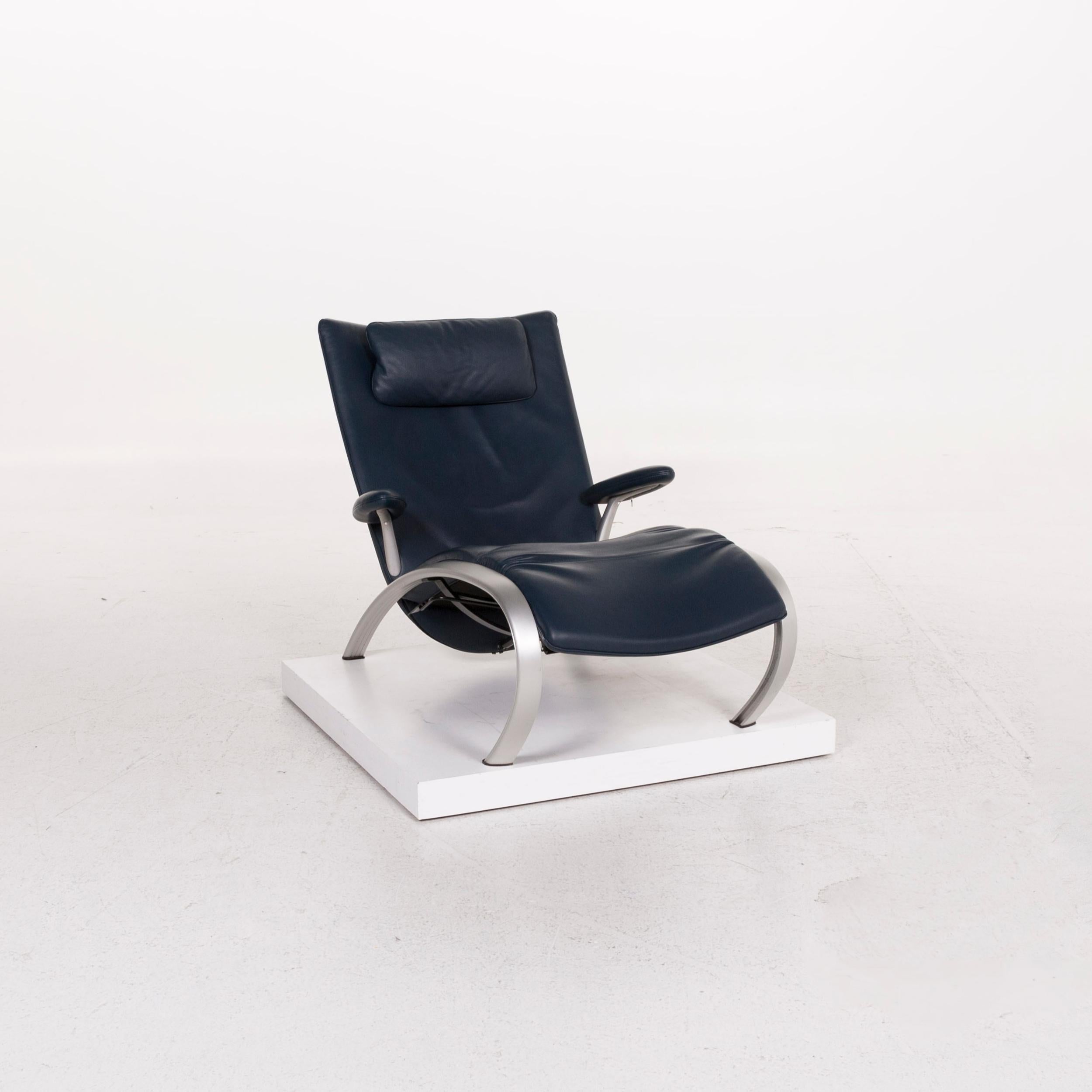 Wir bringen Ihnen einen WK Wohnen Flex 679 Ledersessel blau dunkel Konstruktion relax Funktion.


 Produktabmessungen in Zentimetern:
 

Tiefe 89
Breite 80
Höhe 105
Sitzhöhe 41
Resthöhe 56
Sitztiefe 58
Sitzbreite 55
Rückenhöhe 66.
 