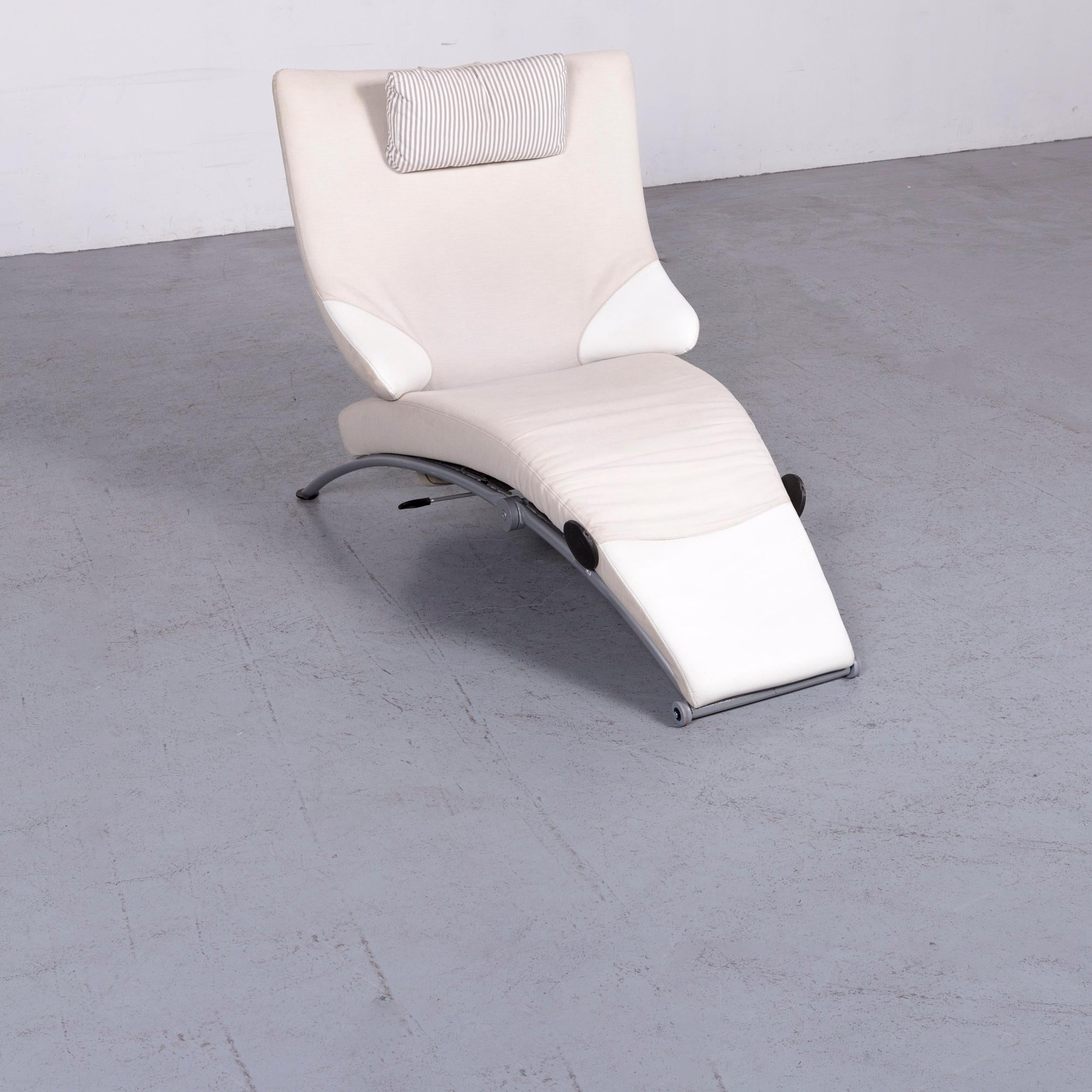 We bring to you a WK Wohnen solo 699 designer leather chair crème one-seat.

















 
