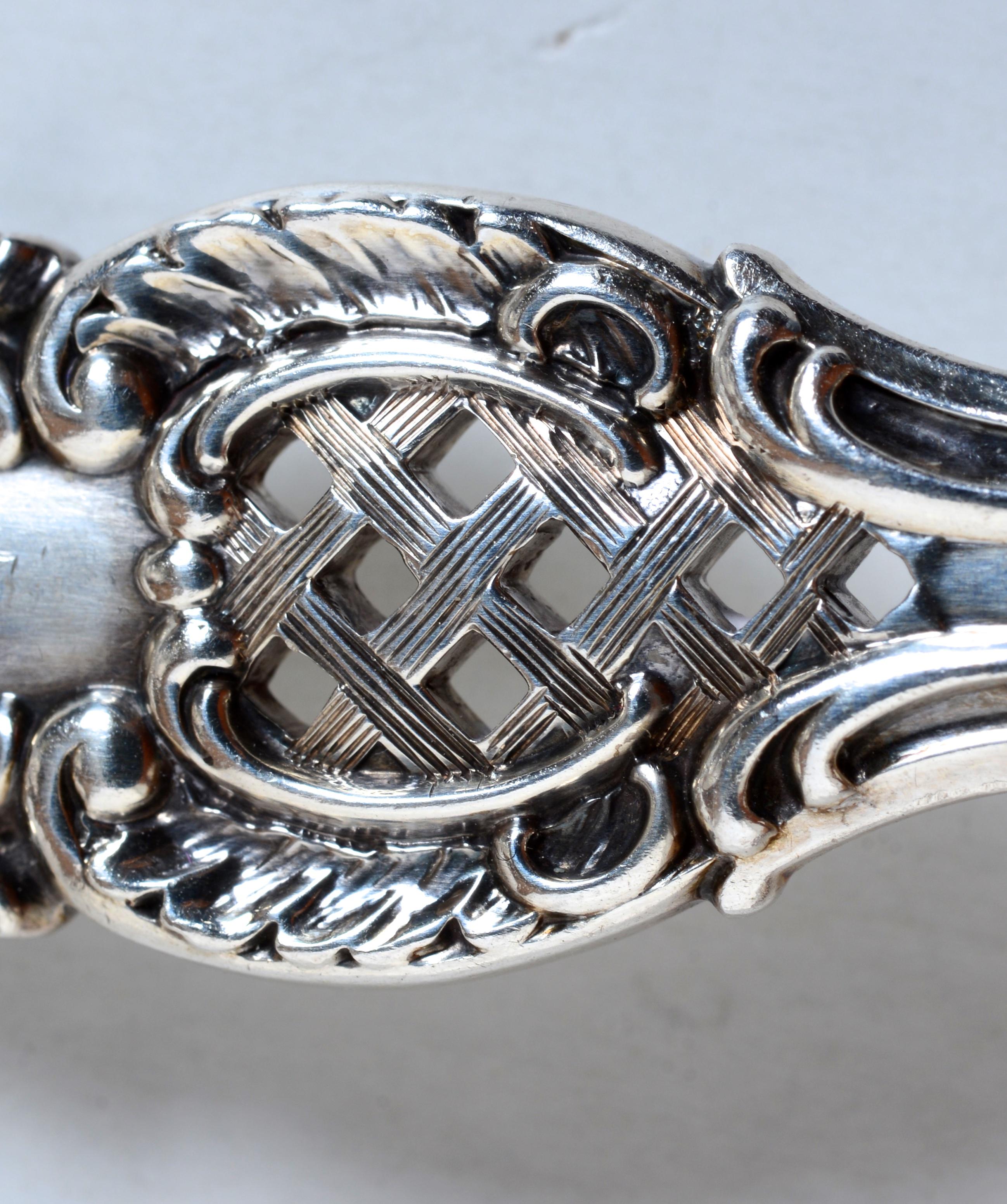 Wm. B. Durgin Co. Regent Pattern Sterling Silver Cold Meat Serving Fork In Good Condition For Sale In valatie, NY
