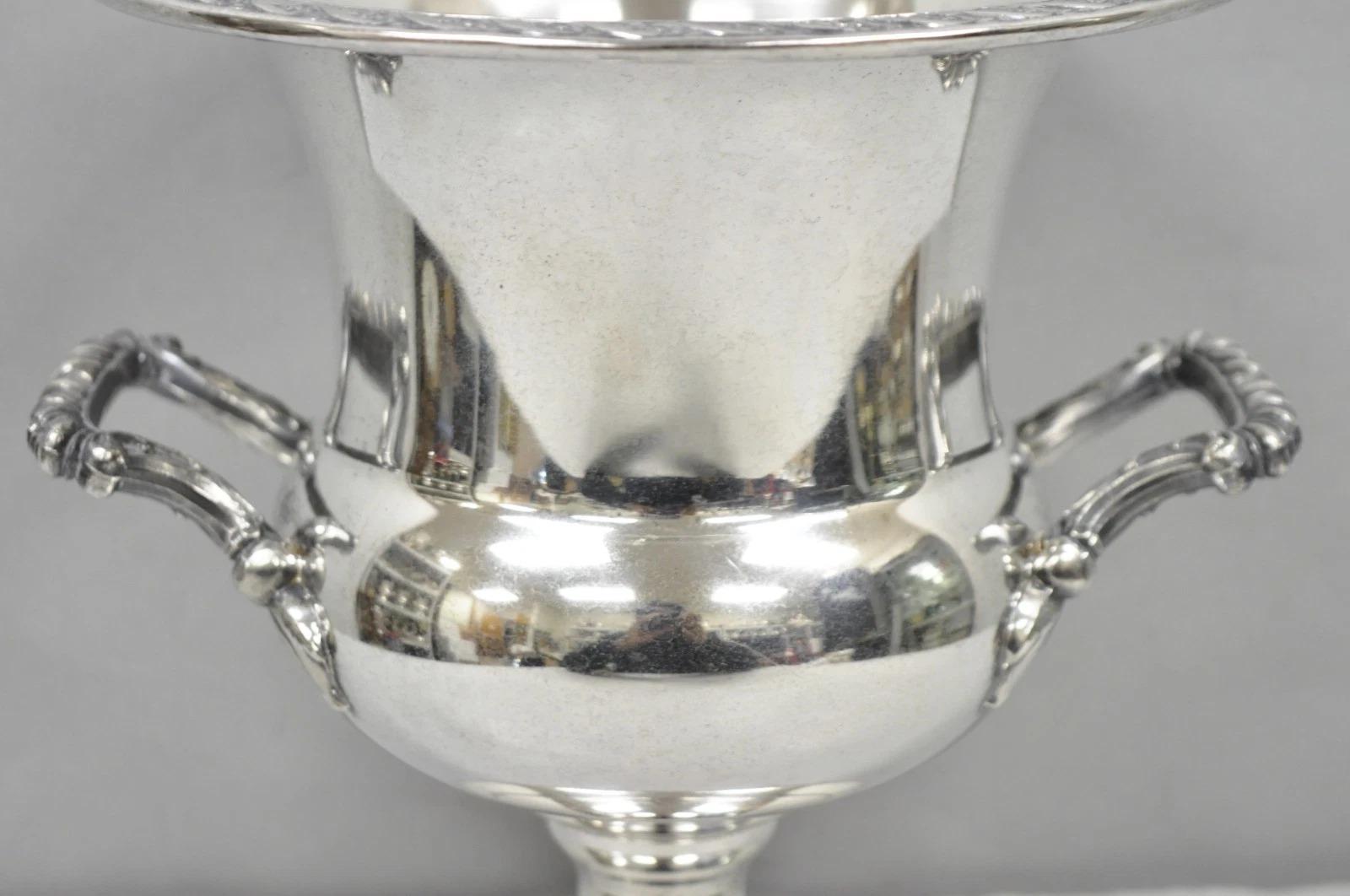 WM Rogers & Son 2051 Frühling Blume versilbert Trophäe Tasse Champagner Kühler (Versilberung) im Angebot