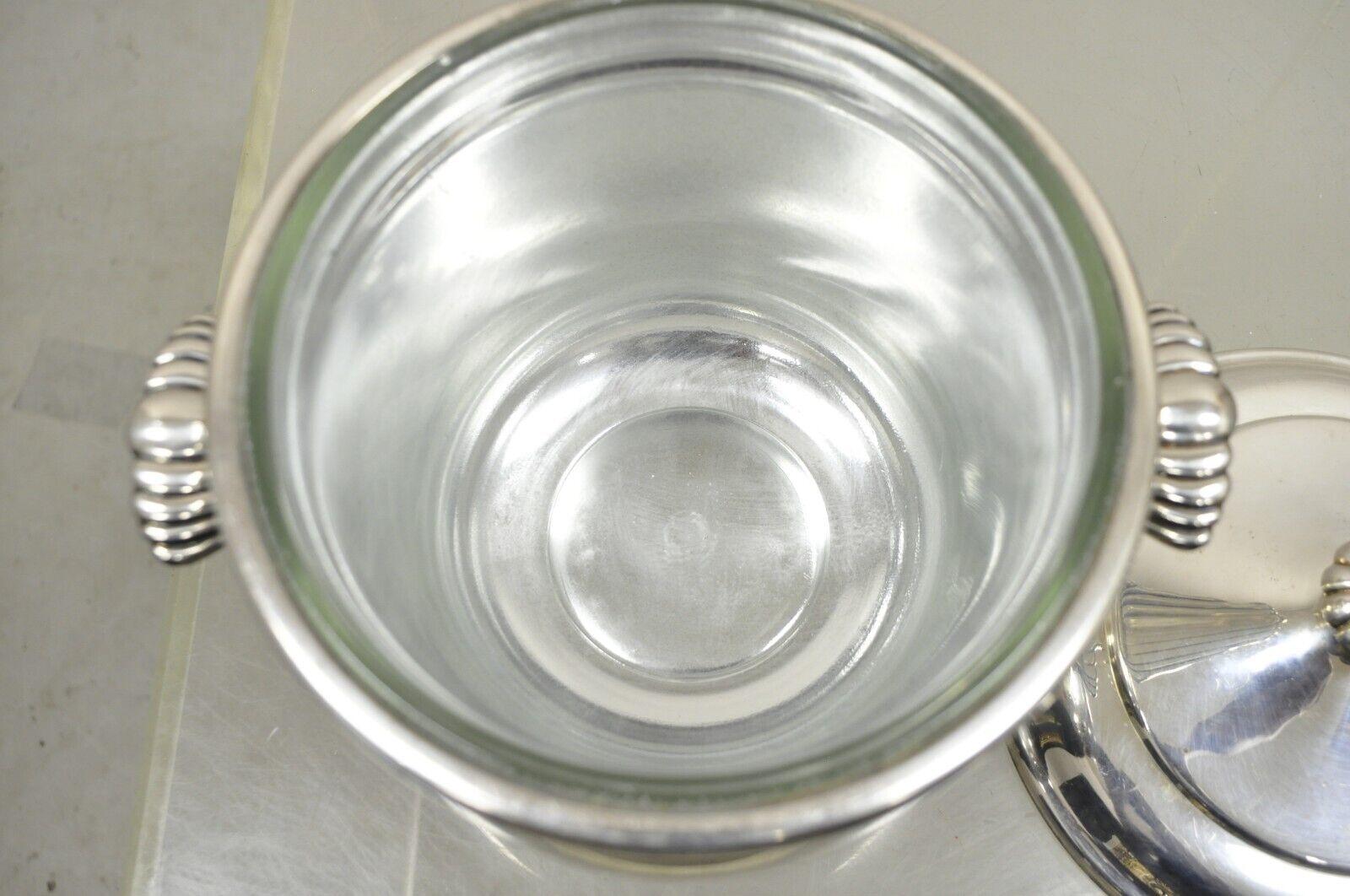 20ième siècle Seau à glace à couvercle en métal argenté 3027 avec revêtement en verre WM Rogers & Son Paul Revere en vente