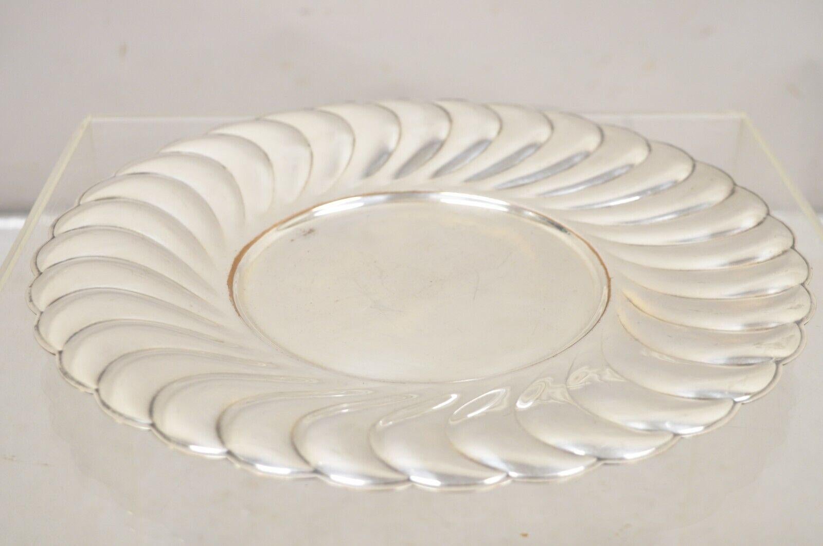 WM Rogers Waverly 3826 Scalloped Edge Round Silver Plated Serving Platter Tray For Sale 5
