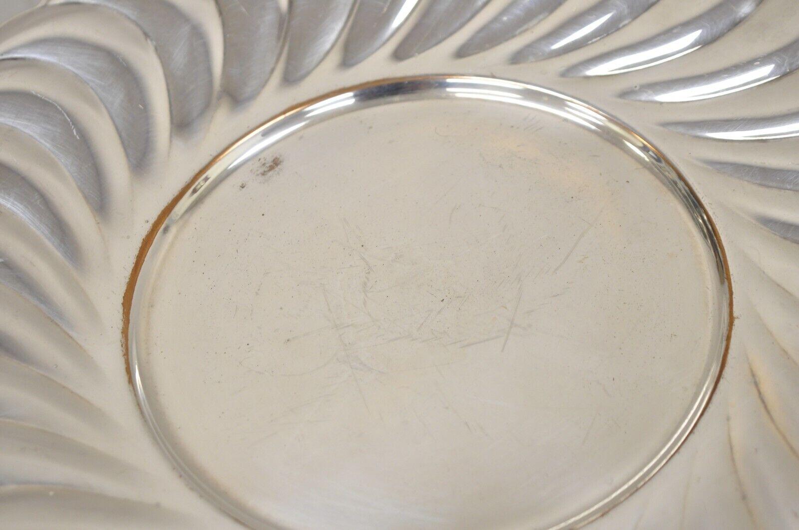 WM Rogers Waverly 3826 Scalloped Edge Round Silver Plated Serving Platter Tray For Sale 1