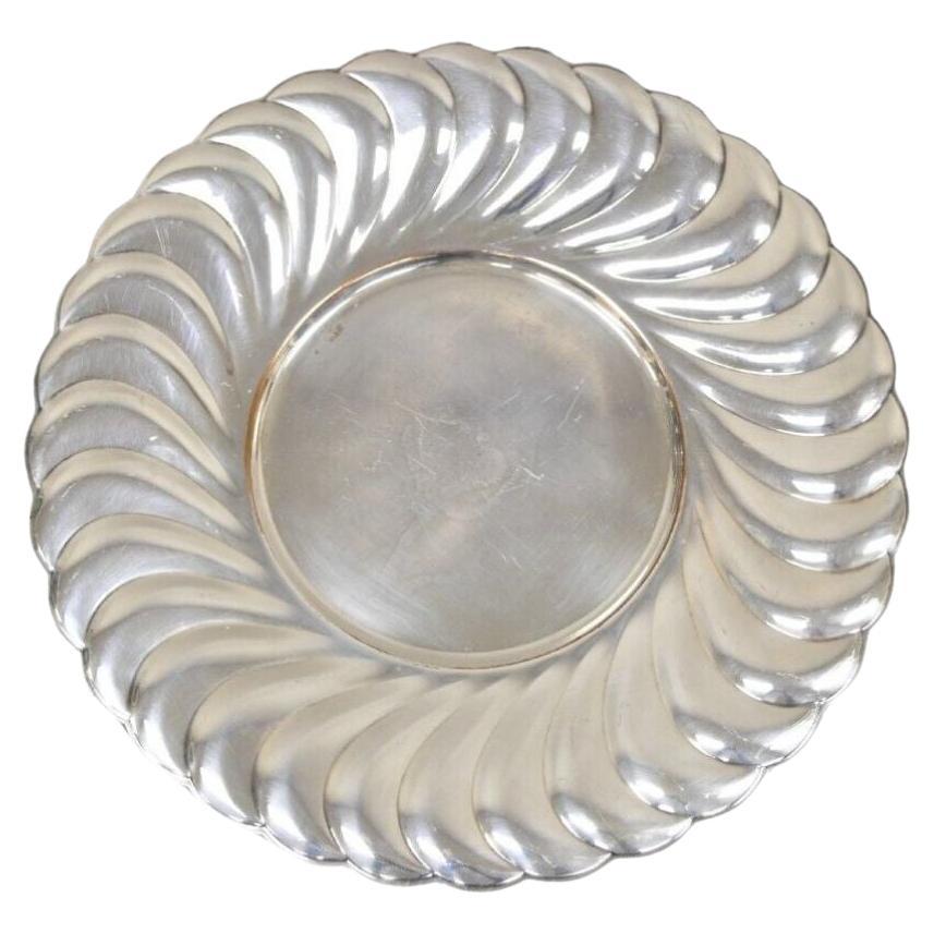 WM Rogers Waverly 3826 Scalloped Edge Round Silver Plated Serving Platter Tray For Sale