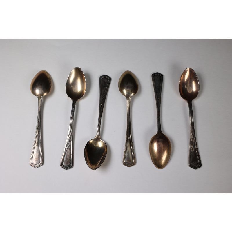 WMF. A set of six Art Nouveau silver-plated desert spoons in almost unused condition.

