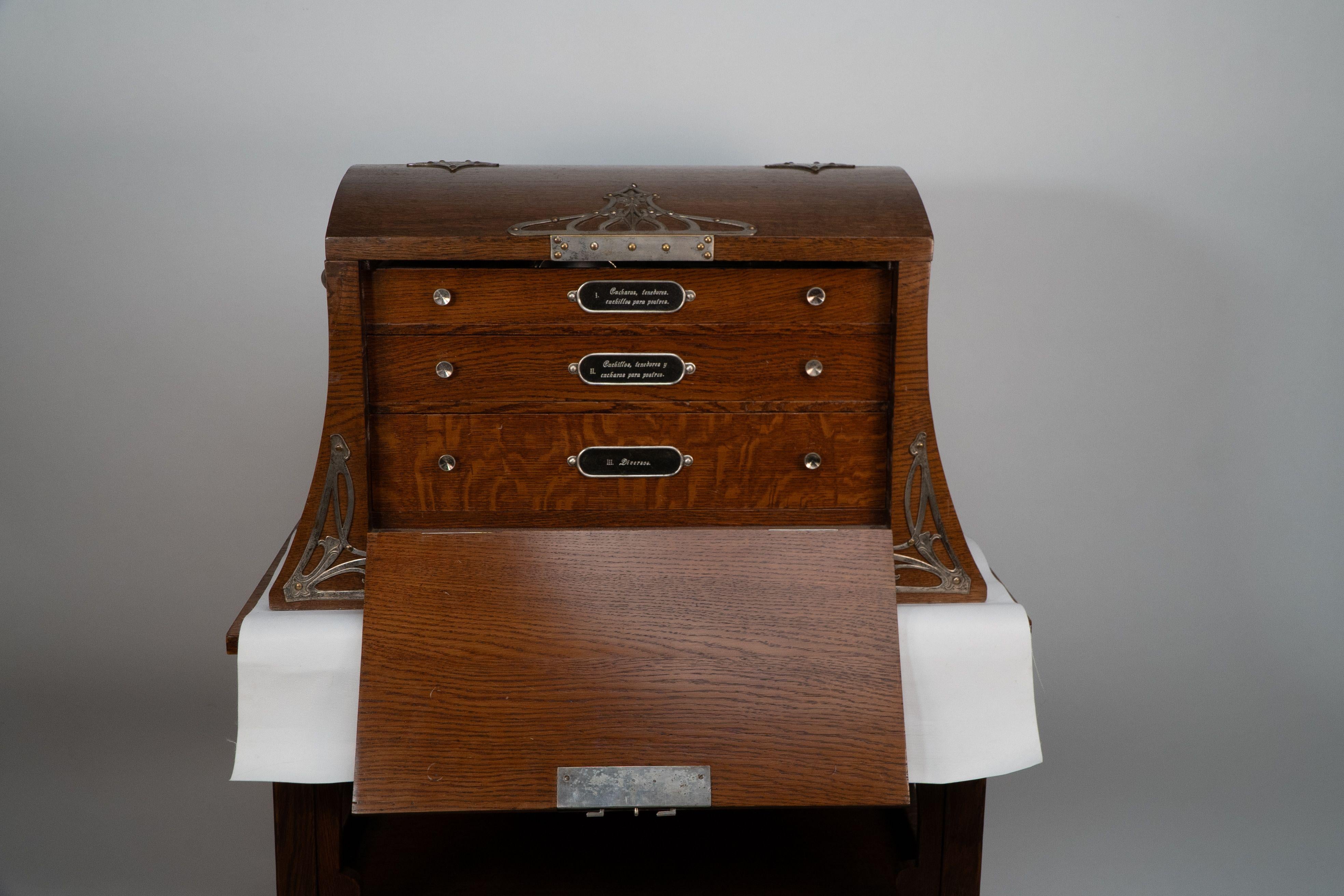Service de couverts Art Nouveau 123 pièces pour 12 places en vente 3