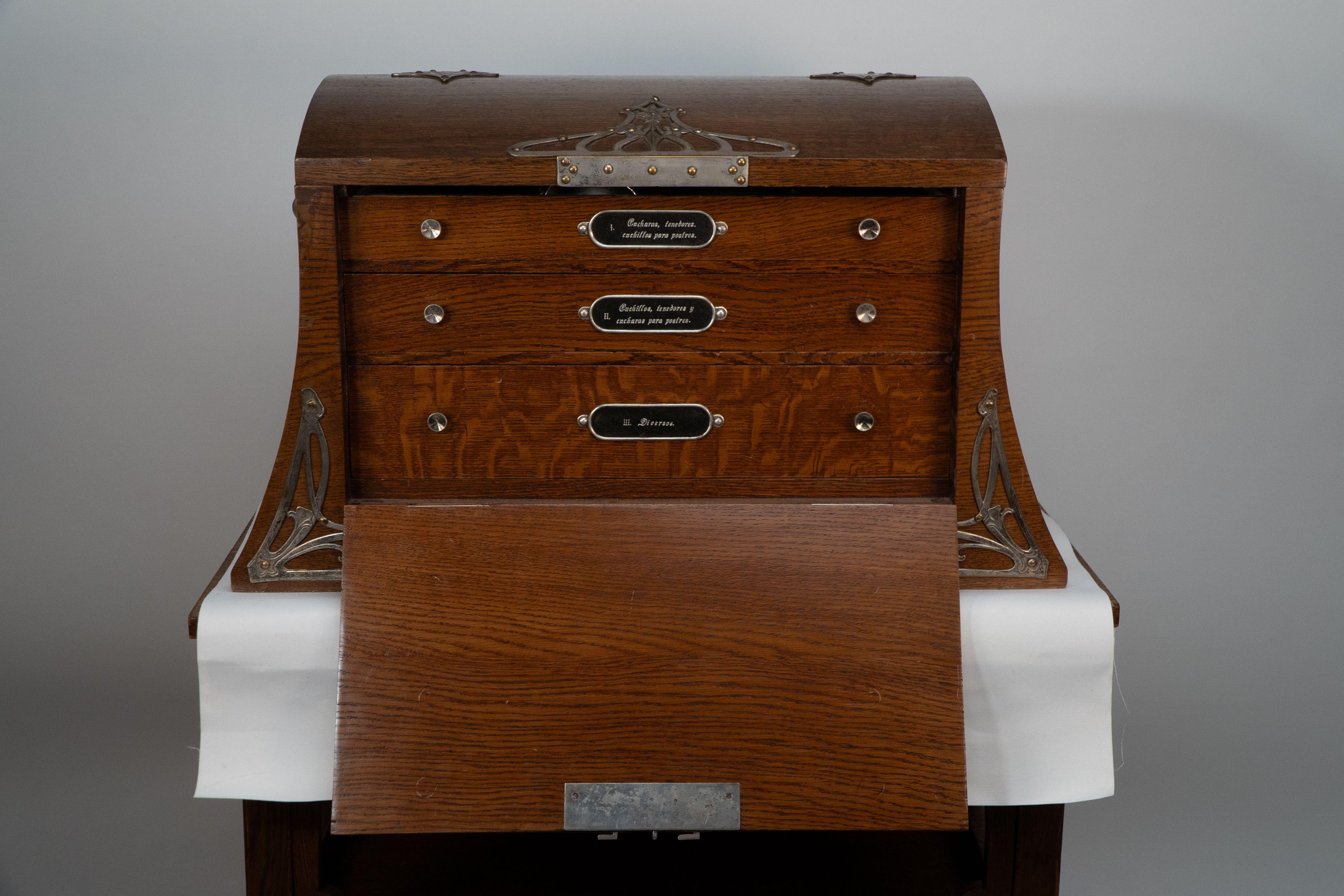 20ième siècle Service de couverts Art Nouveau 123 pièces pour 12 places en vente