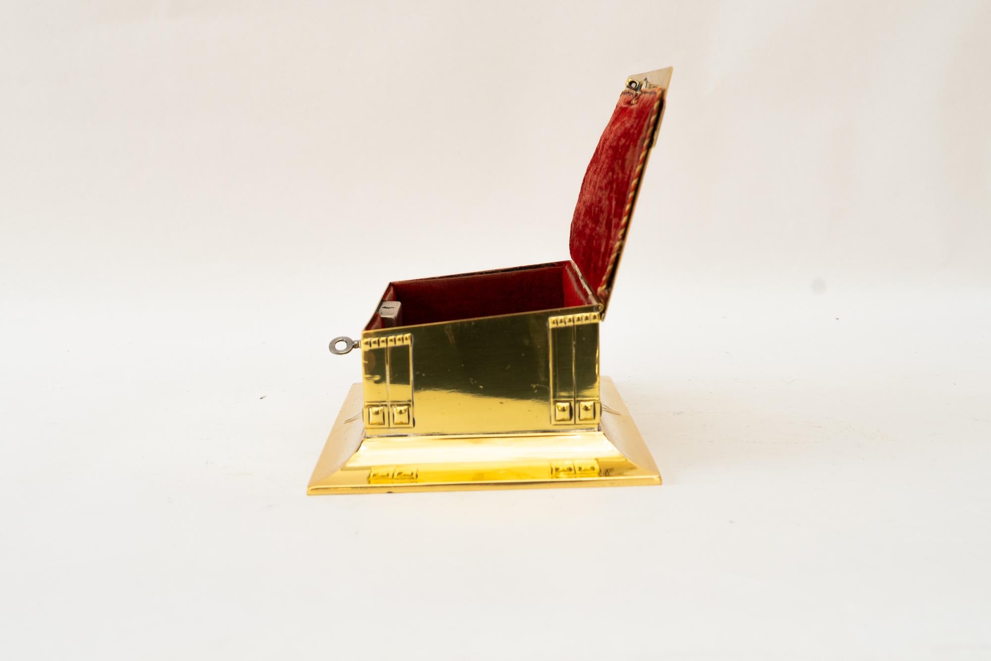 WMF art deco jewelry box  germany around 1920s In Good Condition For Sale In Wien, AT