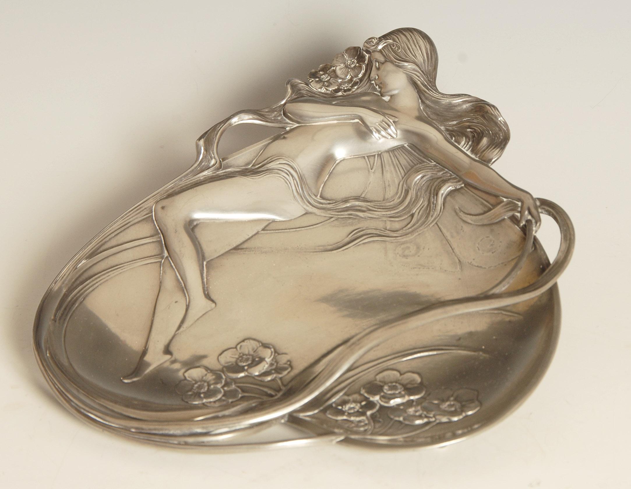 WMF Art Nouveau Dish Depicting a Nude Lady on a Heart Shaped Leaf, circa 1900 In Good Condition In Brighton, GB