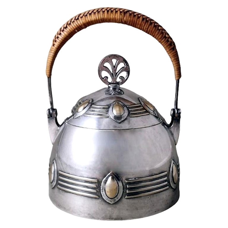 Sucrier en métal argenté allemand WMF Art Nouveau.
