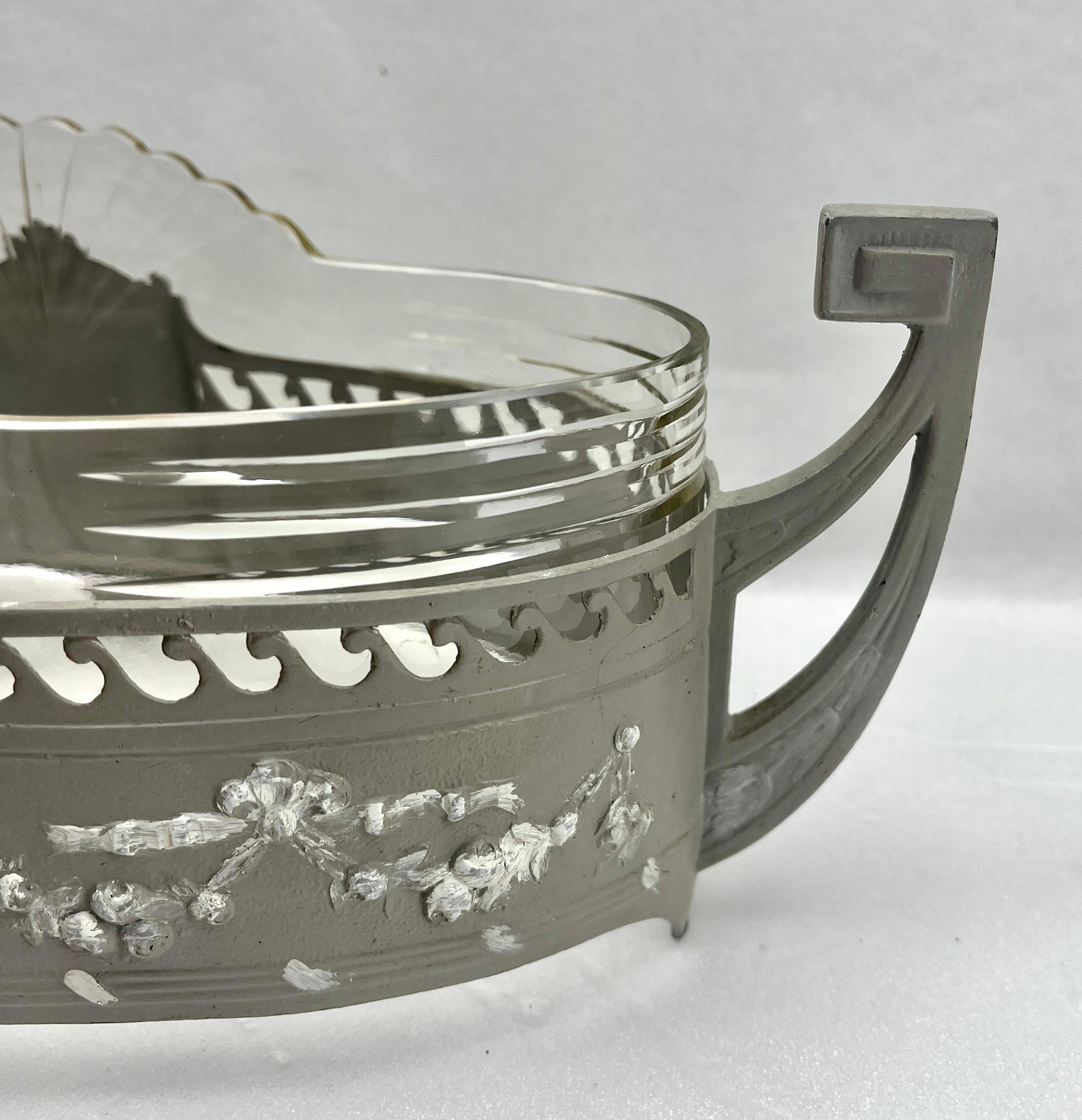 WMF Art Nouveau Jardinair whit Original Cut Glass Basket For Sale 2