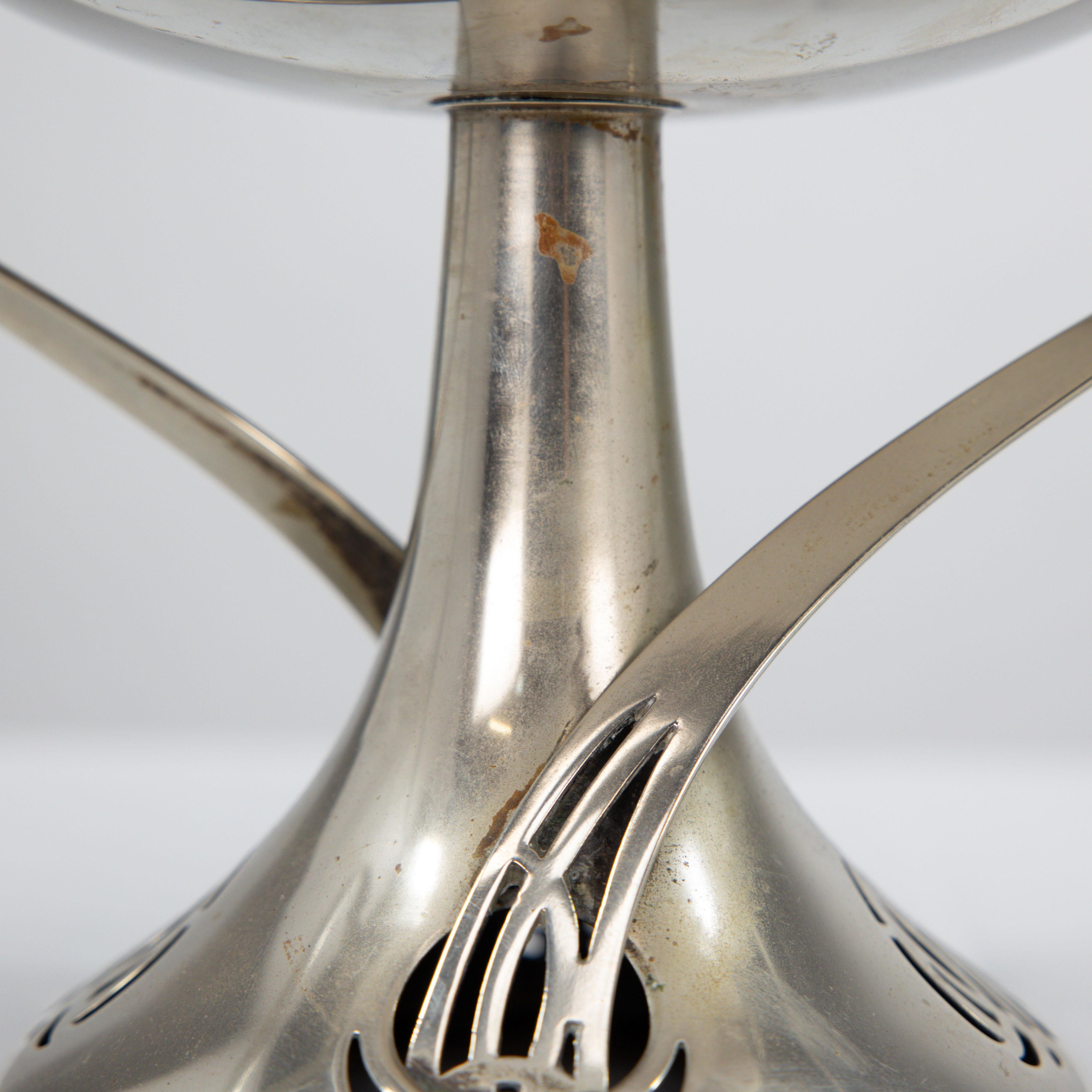 WMF. Versilbertes Jugendstil-Stück im Art nouveau-Stil mit Spritzergriffen und Glaseinlage im Angebot 7