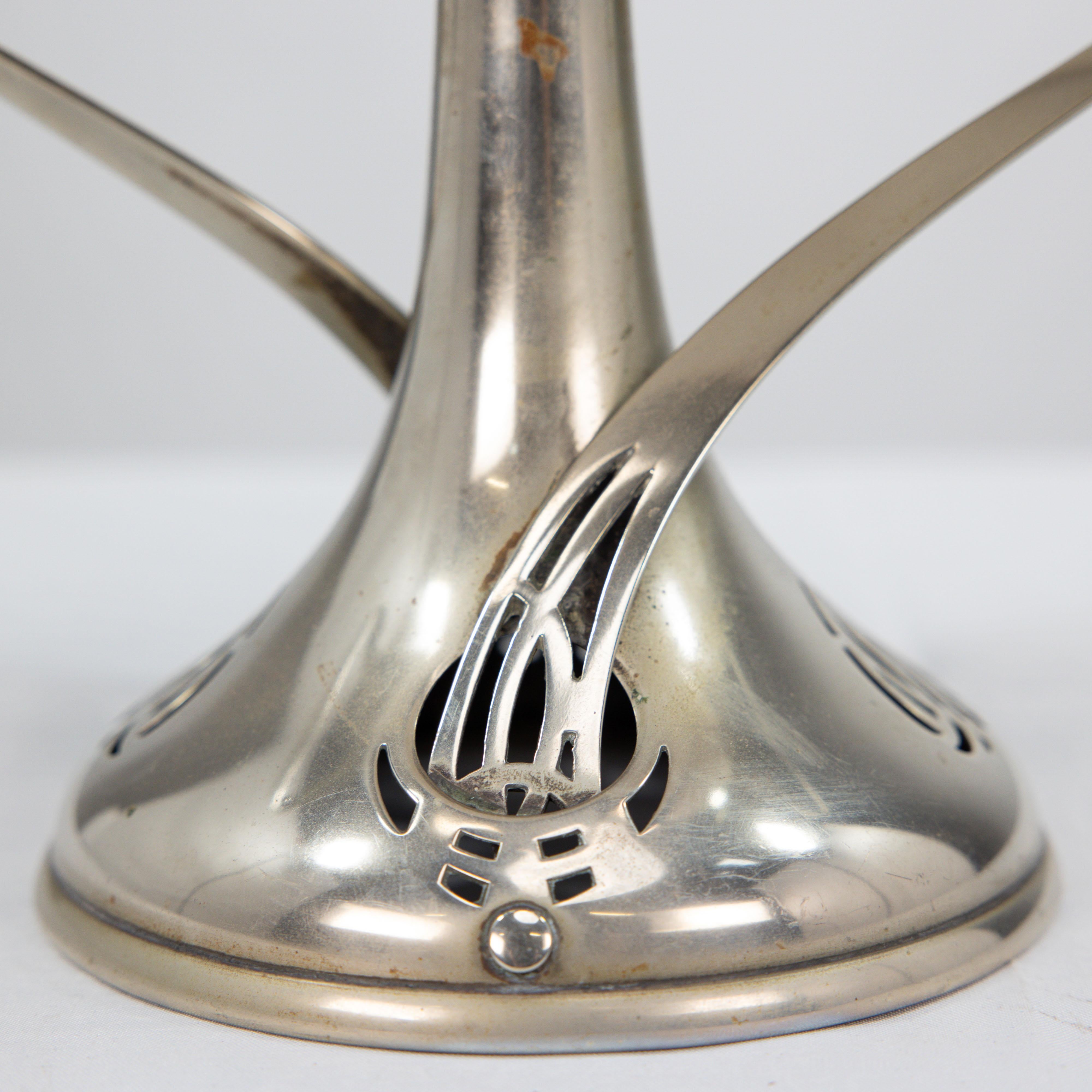 WMF. Versilbertes Jugendstil-Stück im Art nouveau-Stil mit Spritzergriffen und Glaseinlage im Angebot 8