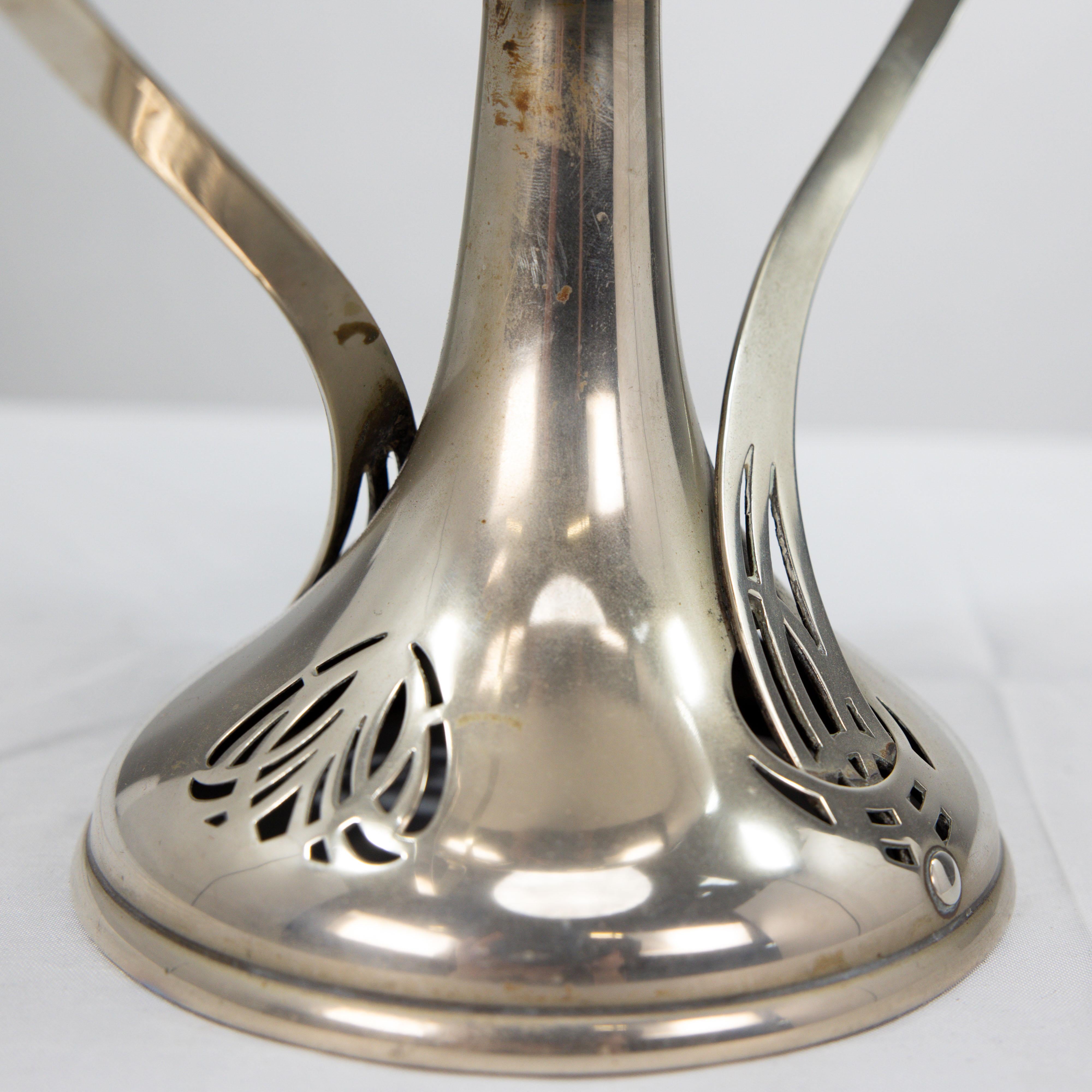 WMF. Versilbertes Jugendstil-Stück im Art nouveau-Stil mit Spritzergriffen und Glaseinlage im Angebot 11