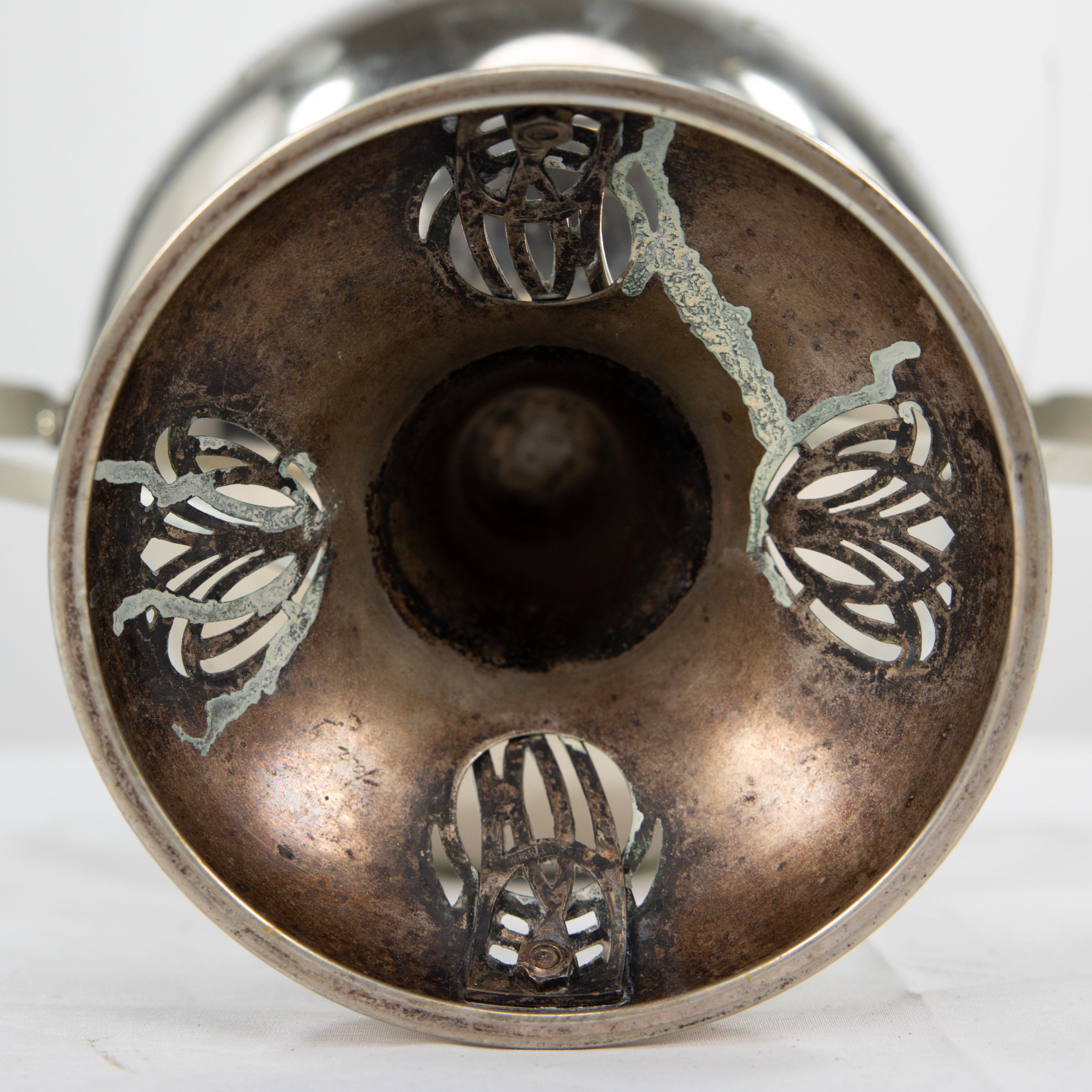 WMF. Versilbertes Jugendstil-Stück im Art nouveau-Stil mit Spritzergriffen und Glaseinlage im Angebot 13