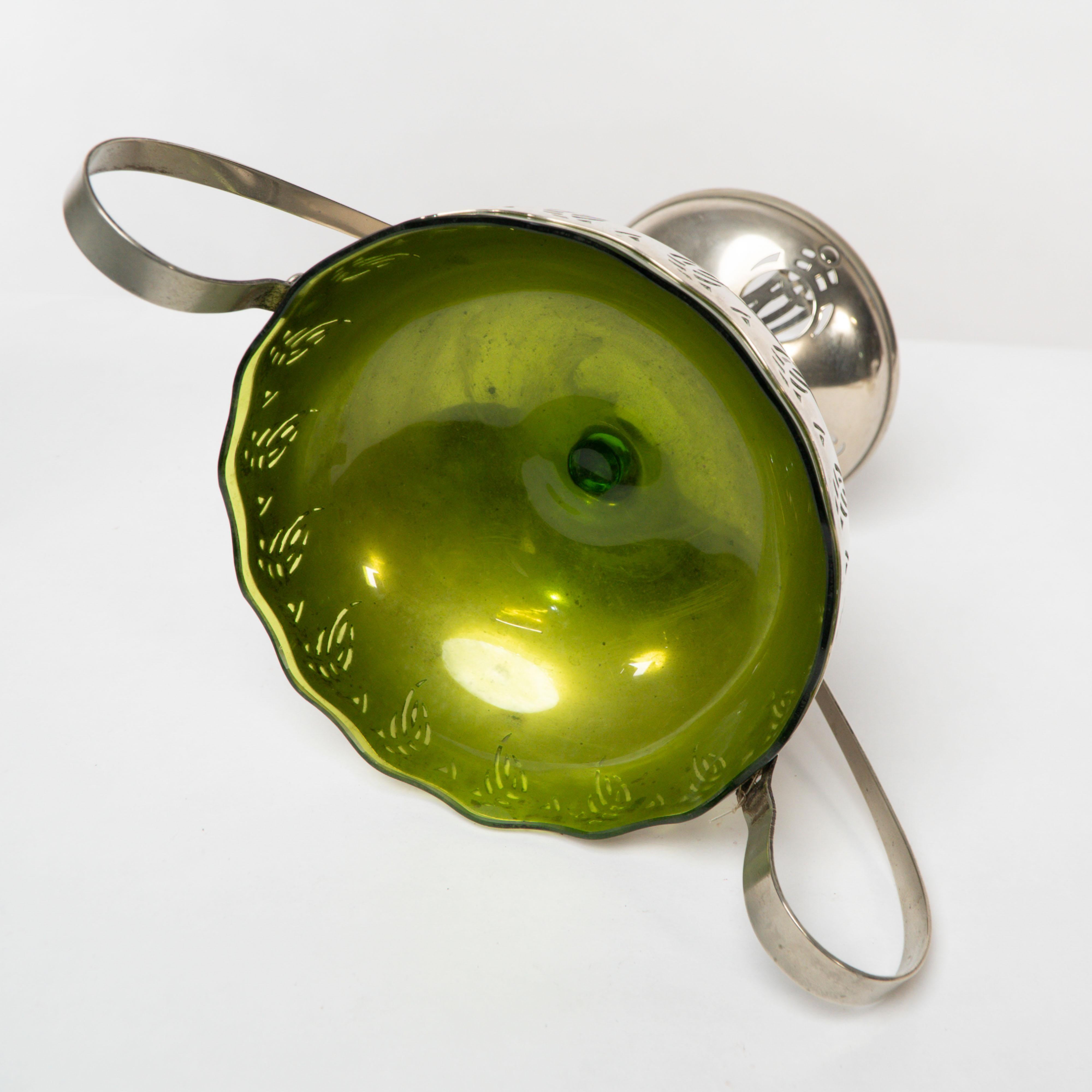 WMF. Versilbertes Jugendstil-Stück im Art nouveau-Stil mit Spritzergriffen und Glaseinlage im Angebot 1