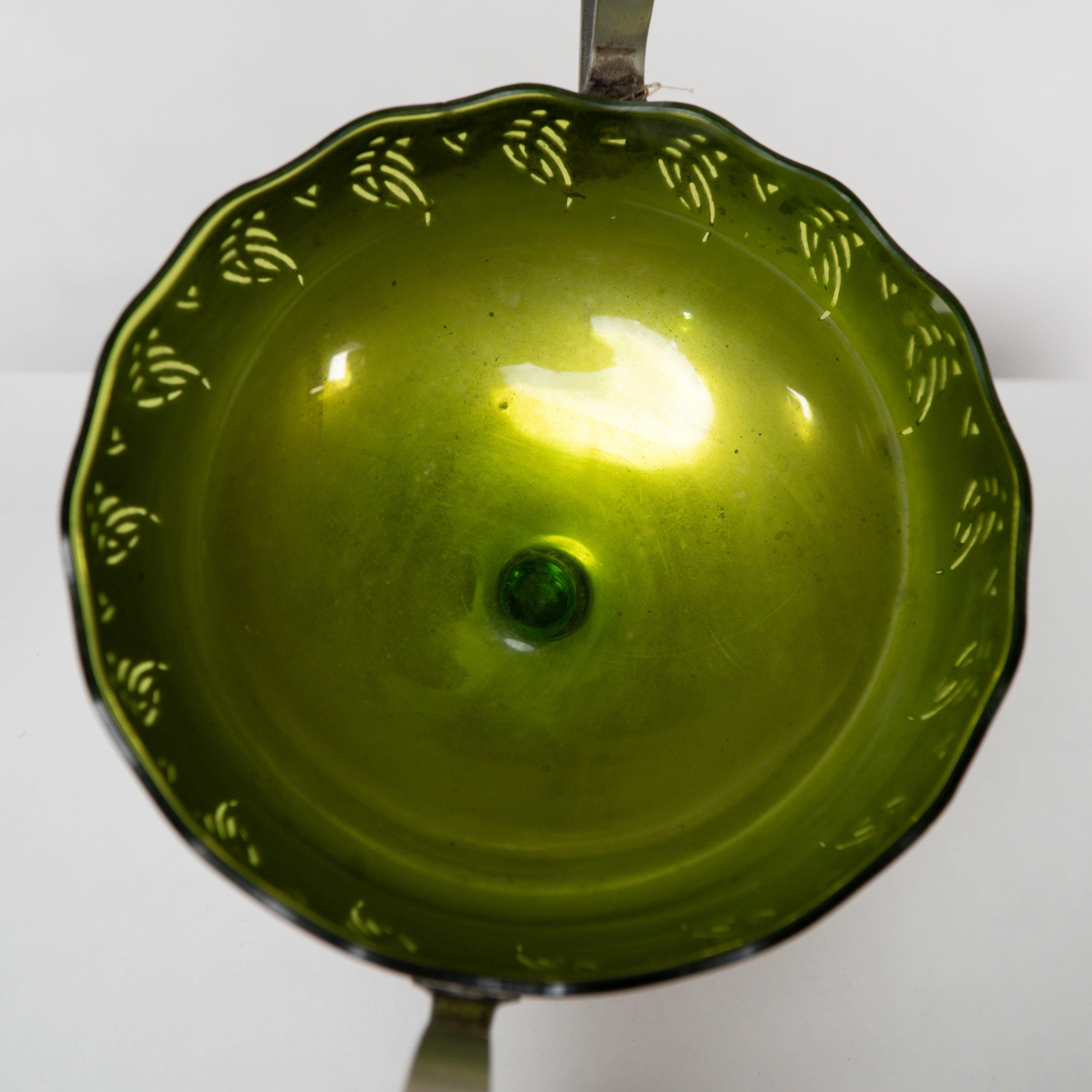 WMF. Versilbertes Jugendstil-Stück im Art nouveau-Stil mit Spritzergriffen und Glaseinlage im Angebot 2